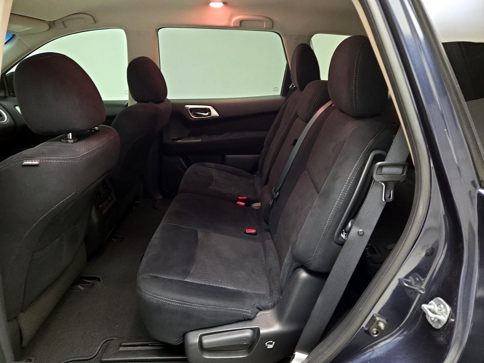 Thumbnail: 2016 Nissan Pathfinder - 19