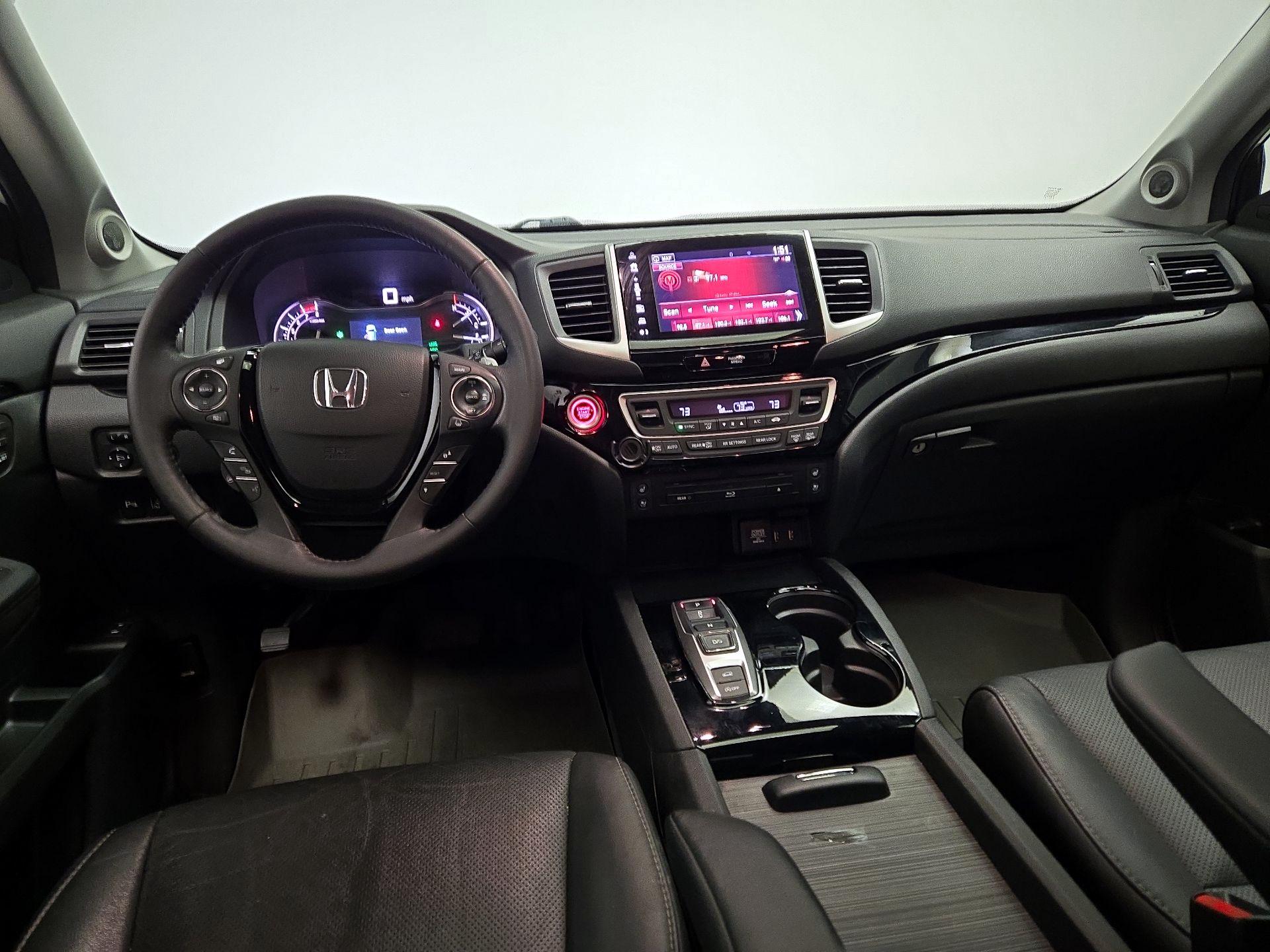 Thumbnail: 2017 Honda Pilot - 9