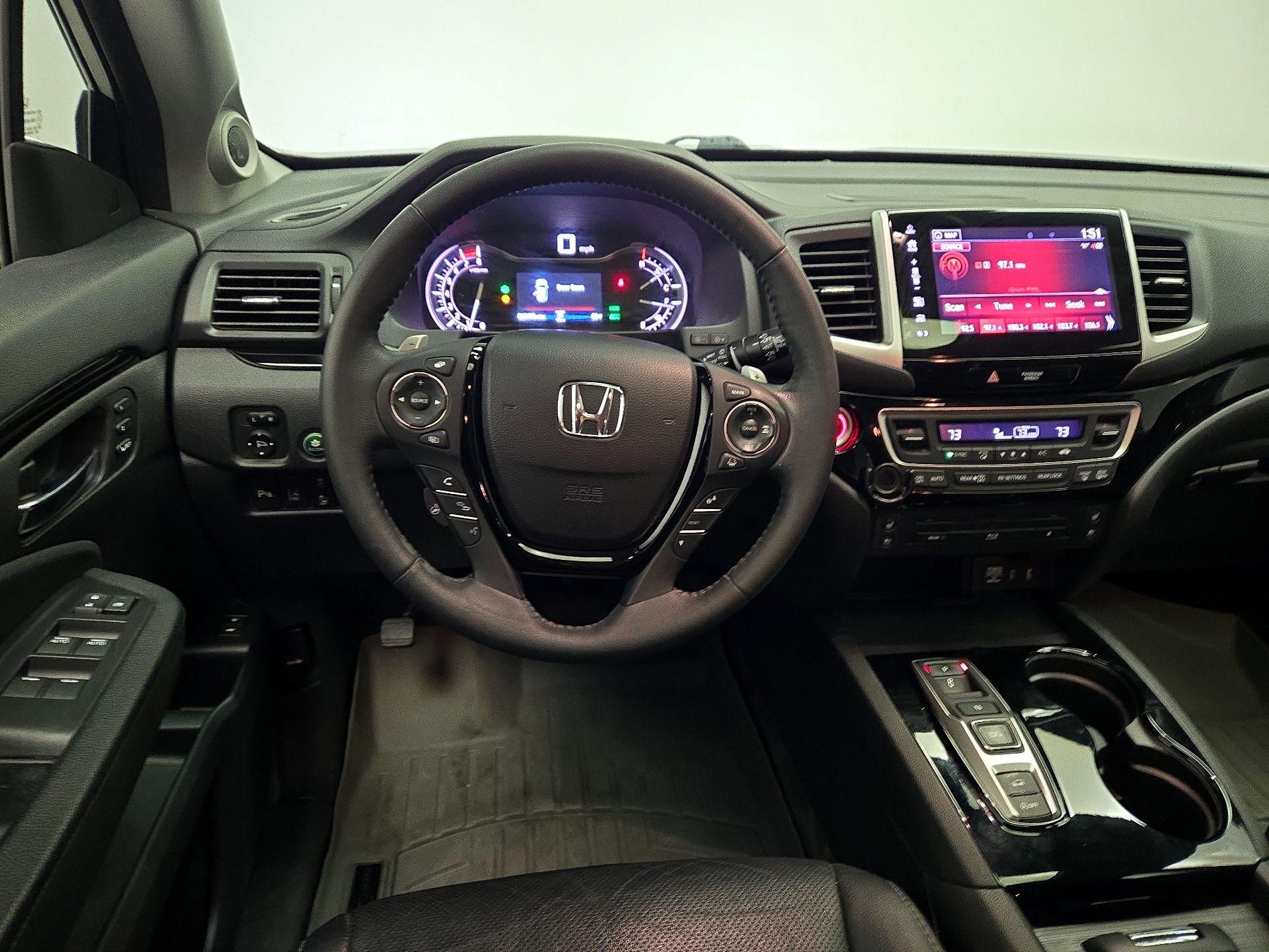 Thumbnail: 2017 Honda Pilot - 10