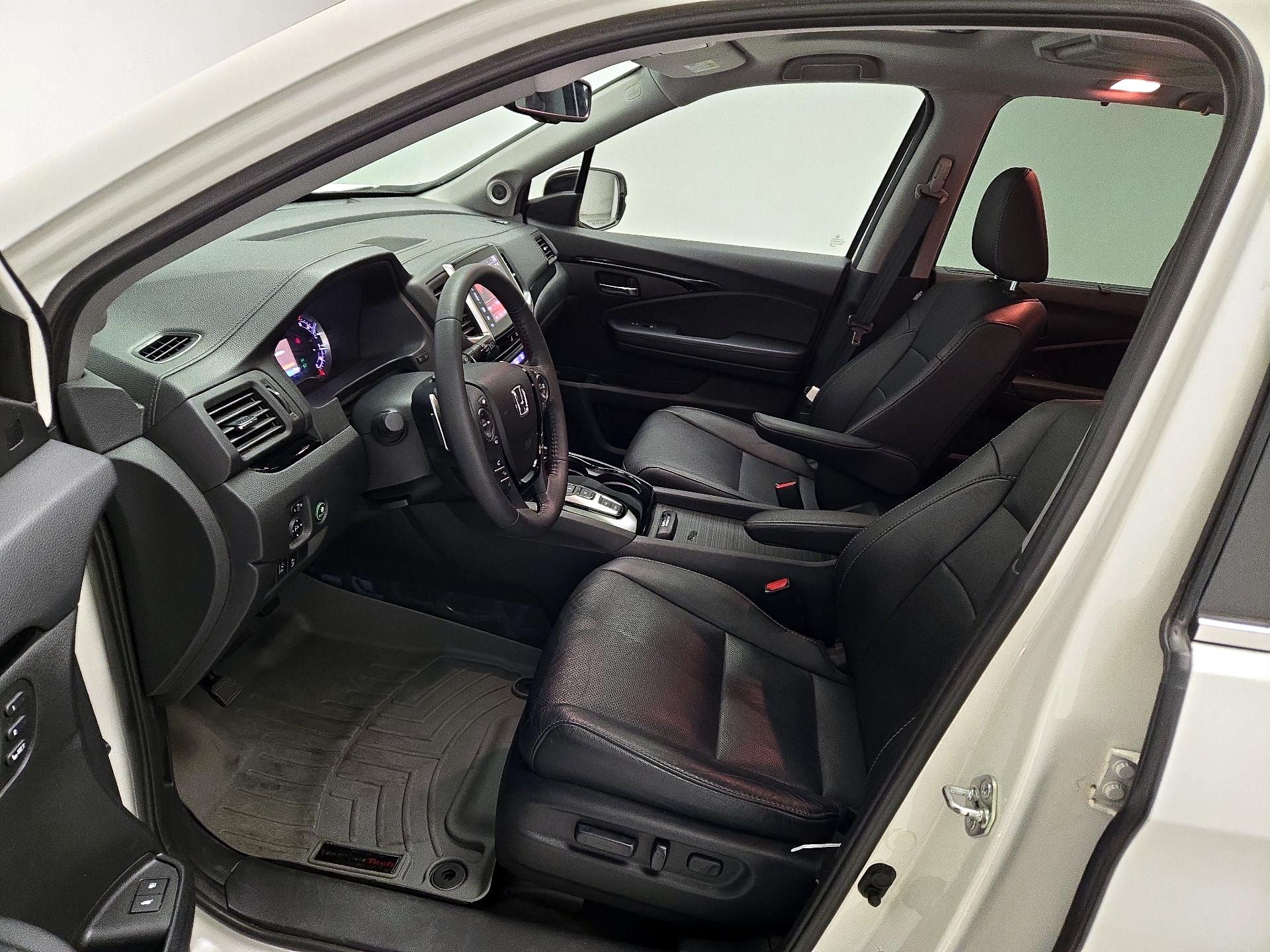 Thumbnail: 2017 Honda Pilot - 11