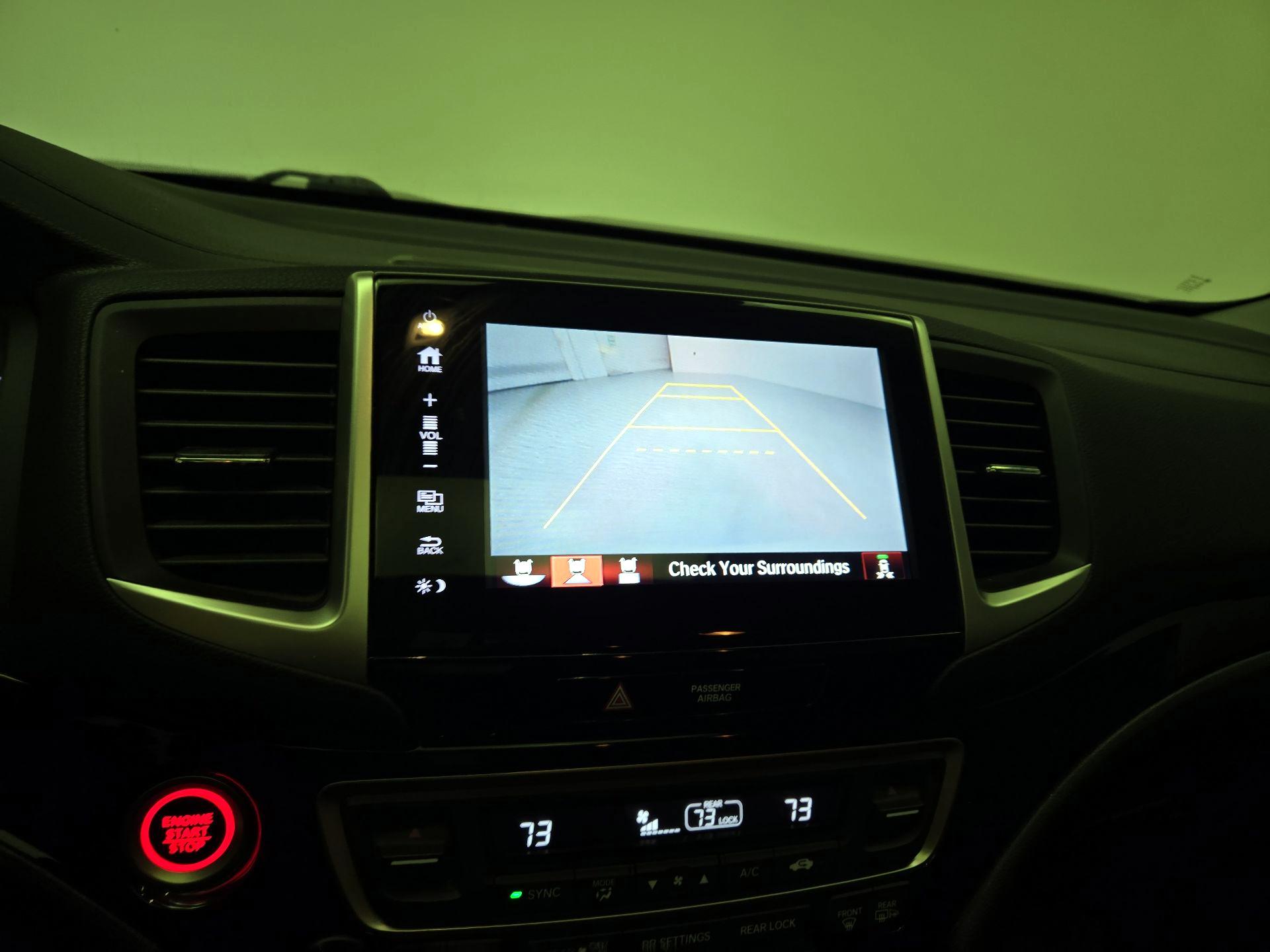 Thumbnail: 2017 Honda Pilot - 14