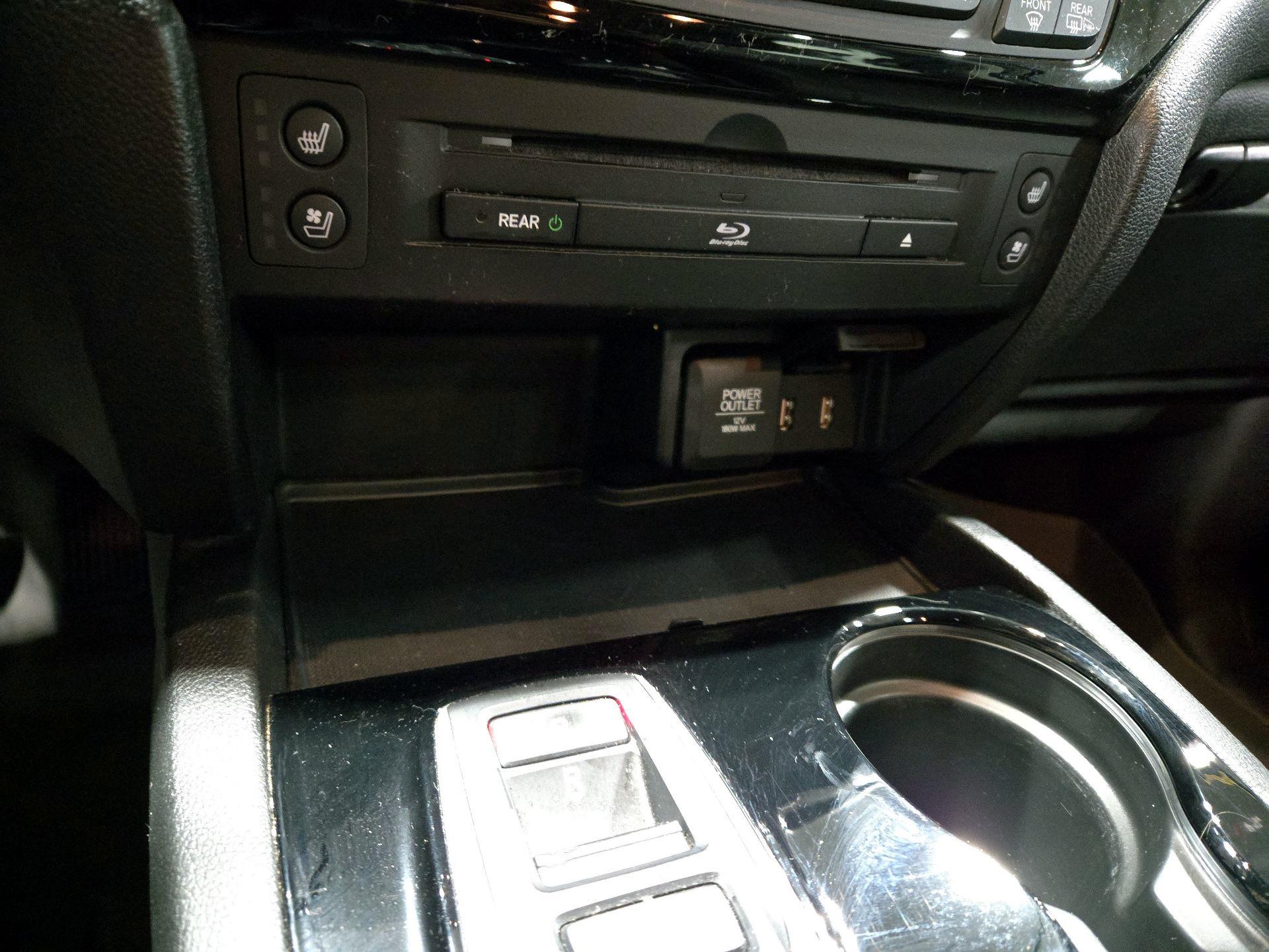 Thumbnail: 2017 Honda Pilot - 18