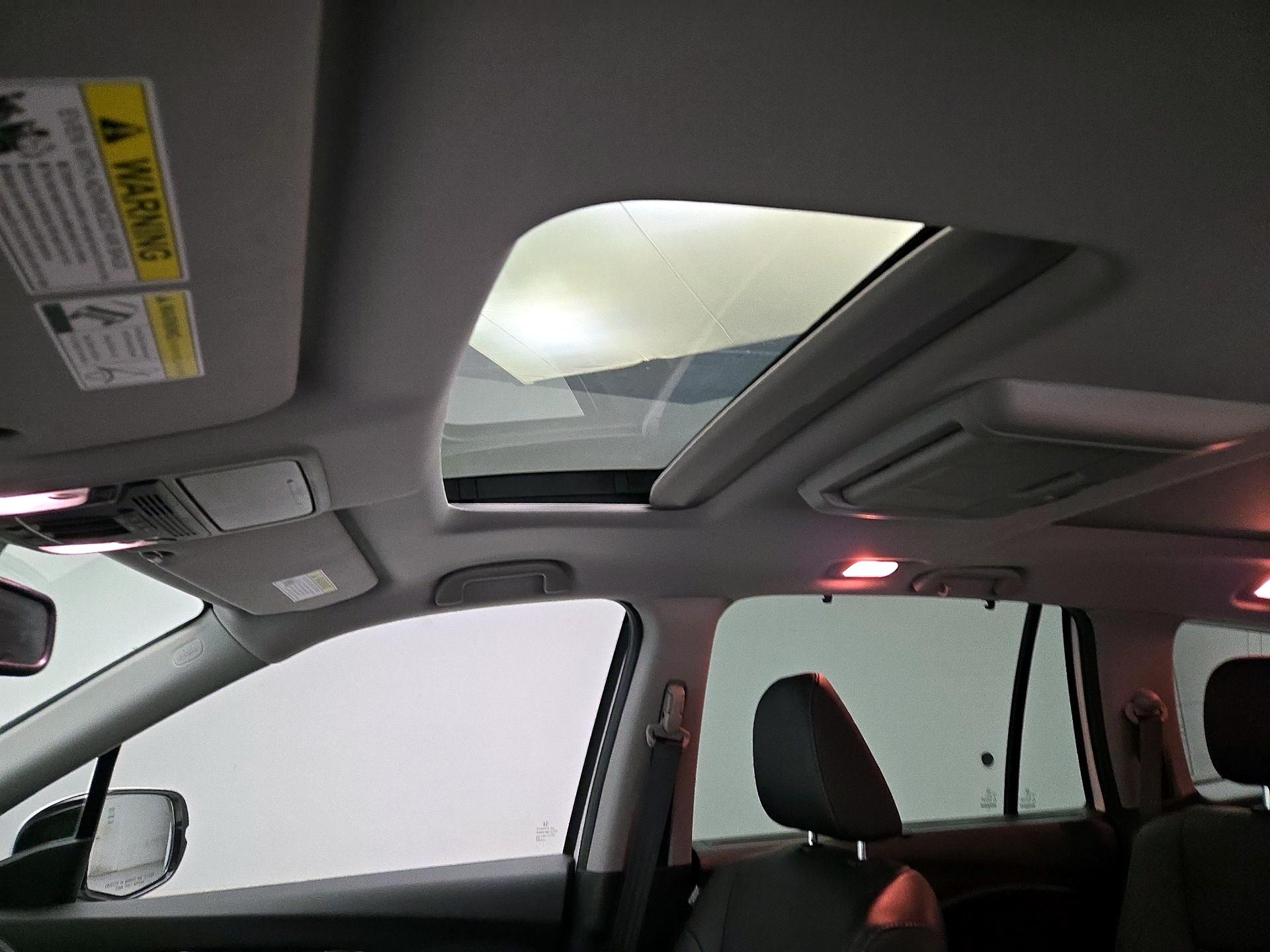 Thumbnail: 2017 Honda Pilot - 19