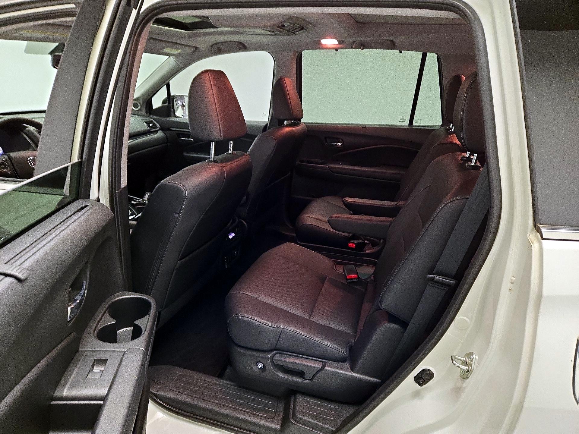 Thumbnail: 2017 Honda Pilot - 20