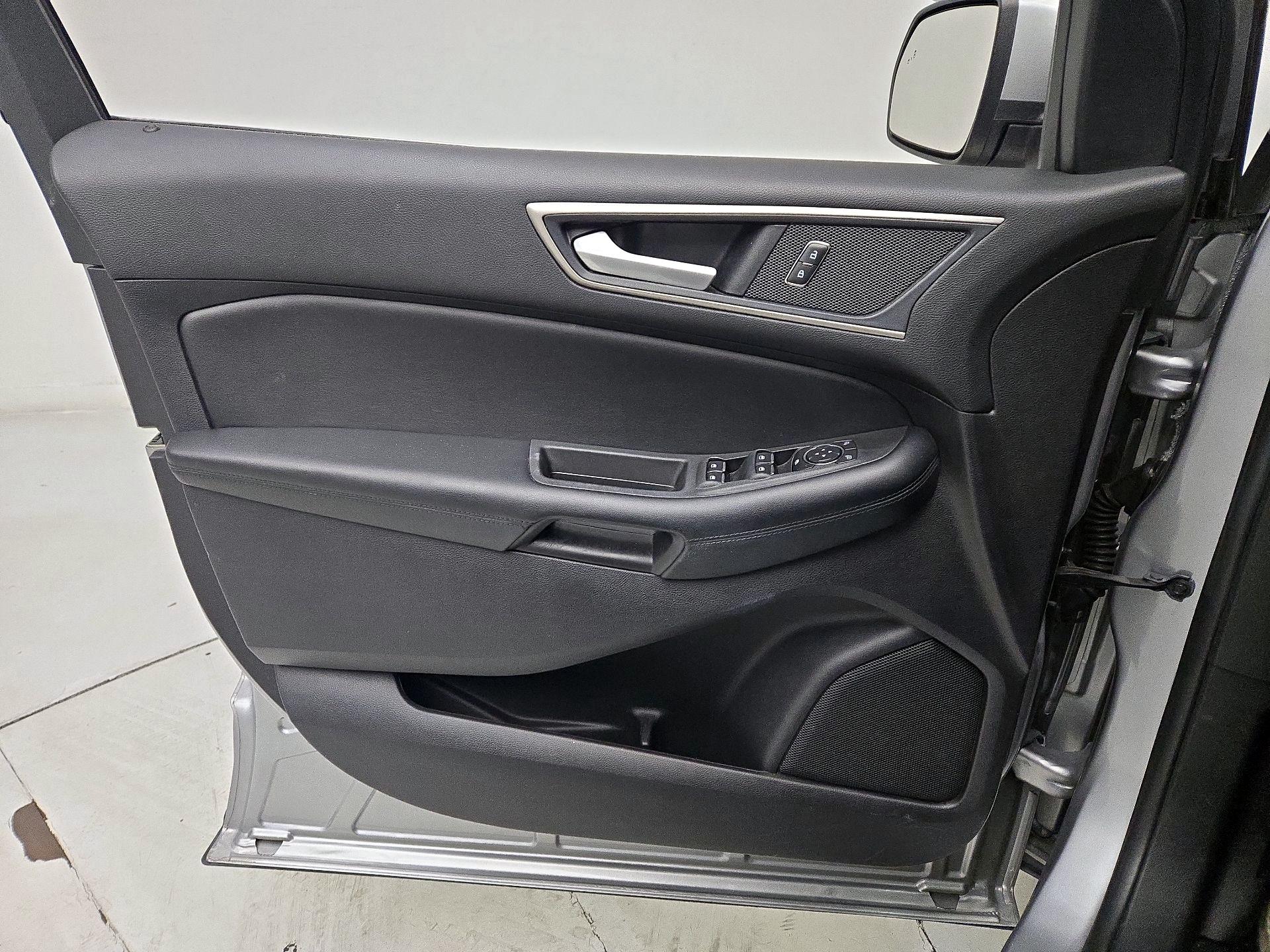 Thumbnail: 2022 Ford Edge - 12