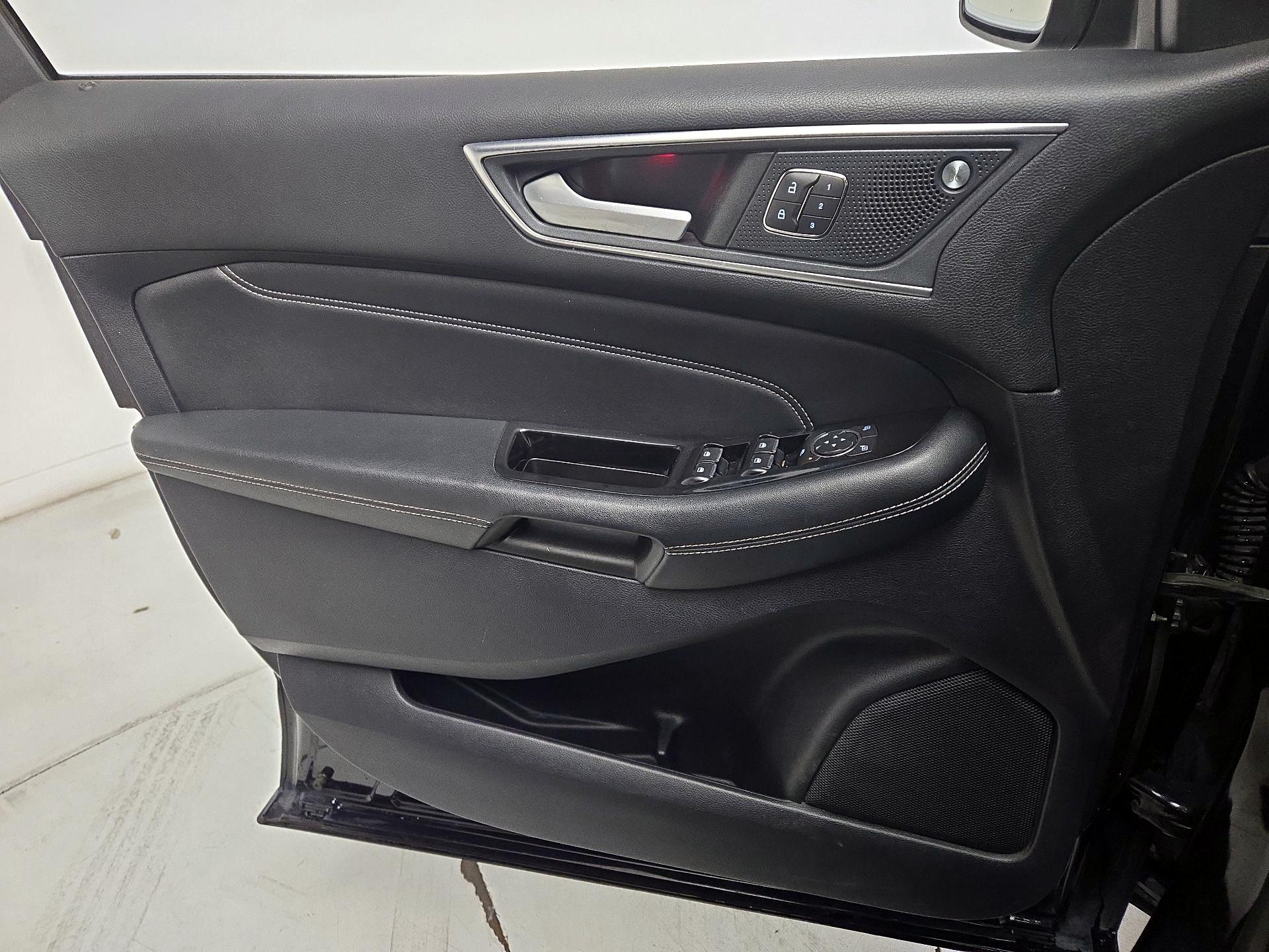 Thumbnail: 2019 Ford Edge - 12