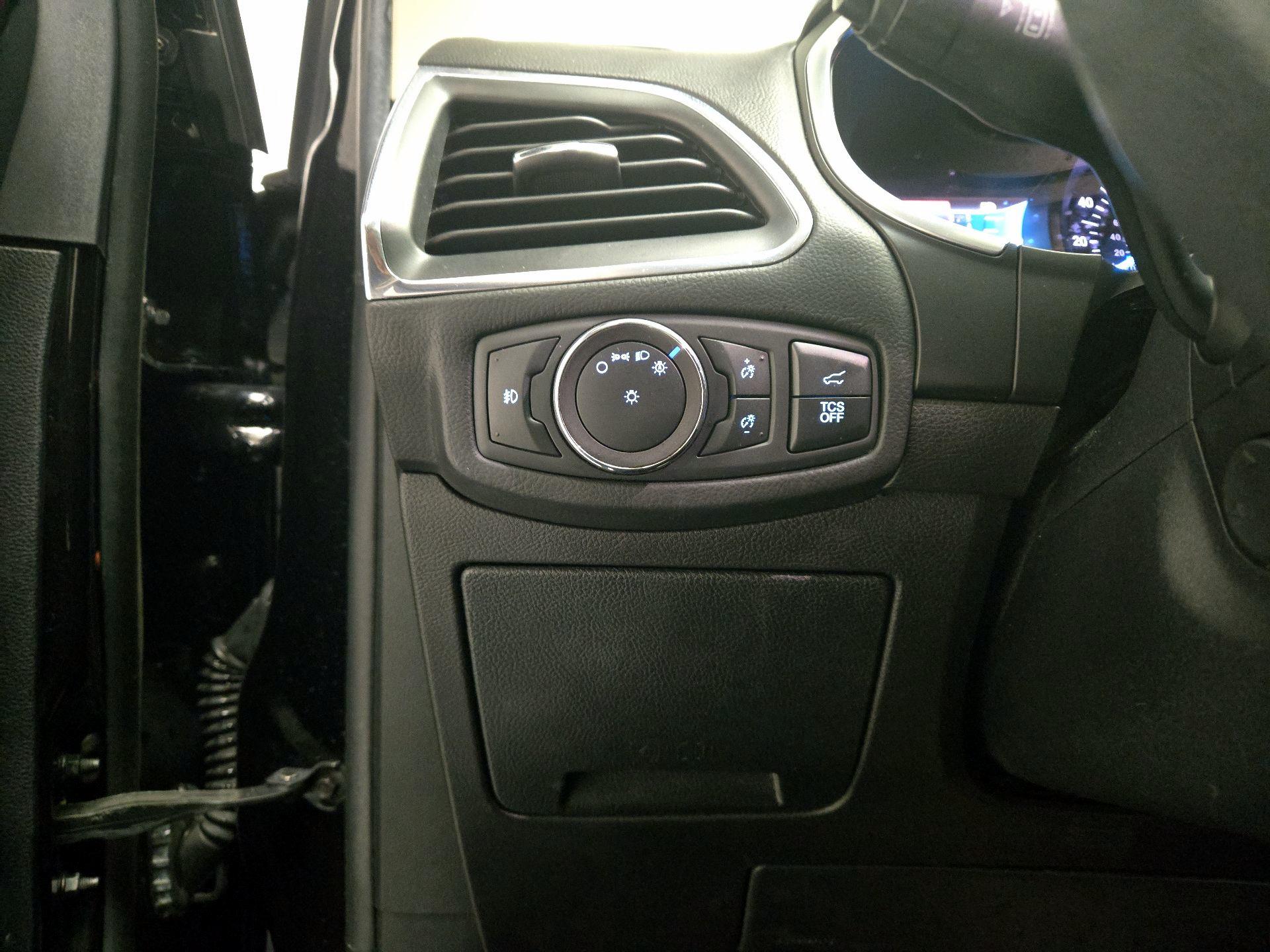 Thumbnail: 2019 Ford Edge - 13