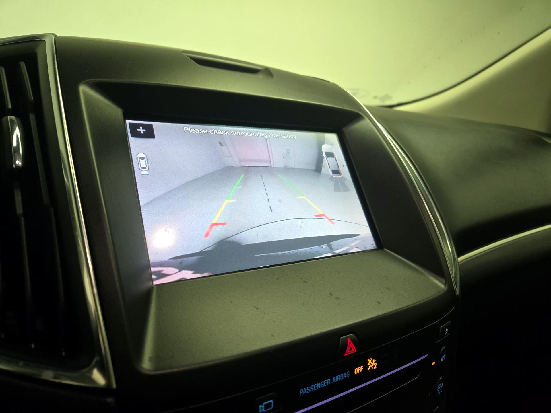 Thumbnail: 2019 Ford Edge - 15