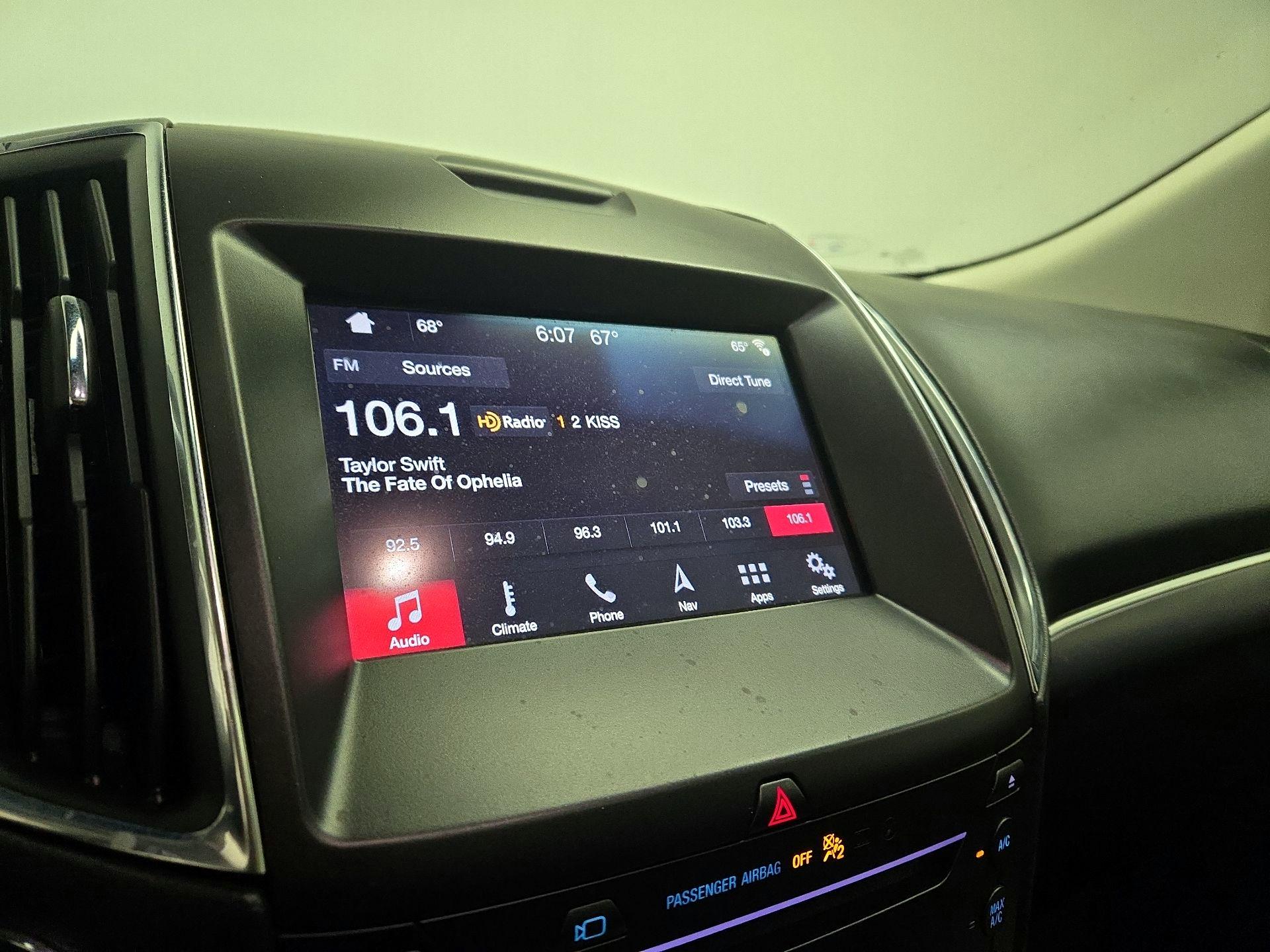 Thumbnail: 2019 Ford Edge - 16