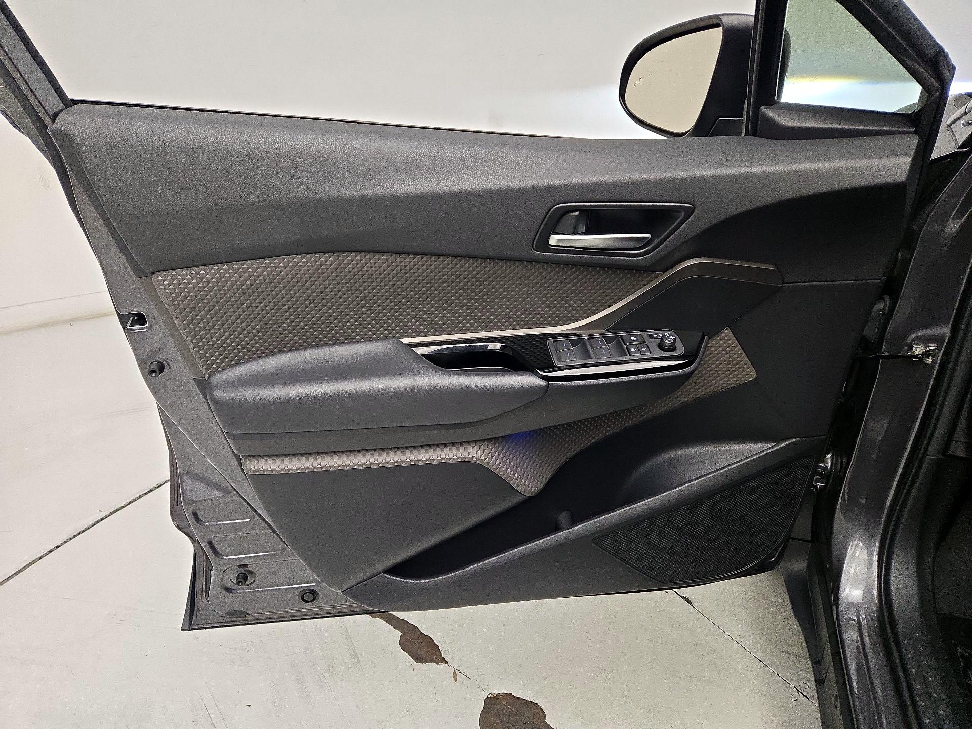 Thumbnail: 2021 Toyota C-HR - 12