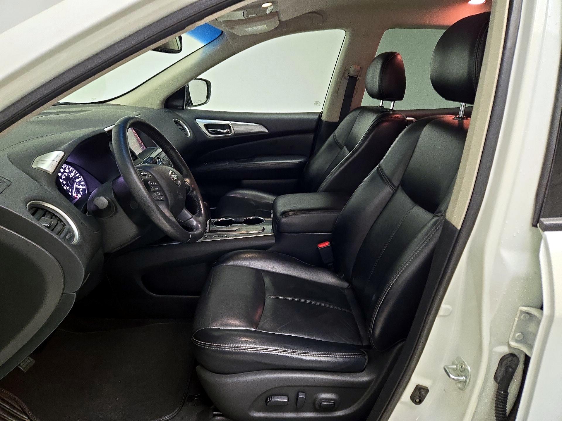 Thumbnail: 2019 Nissan Pathfinder - 11