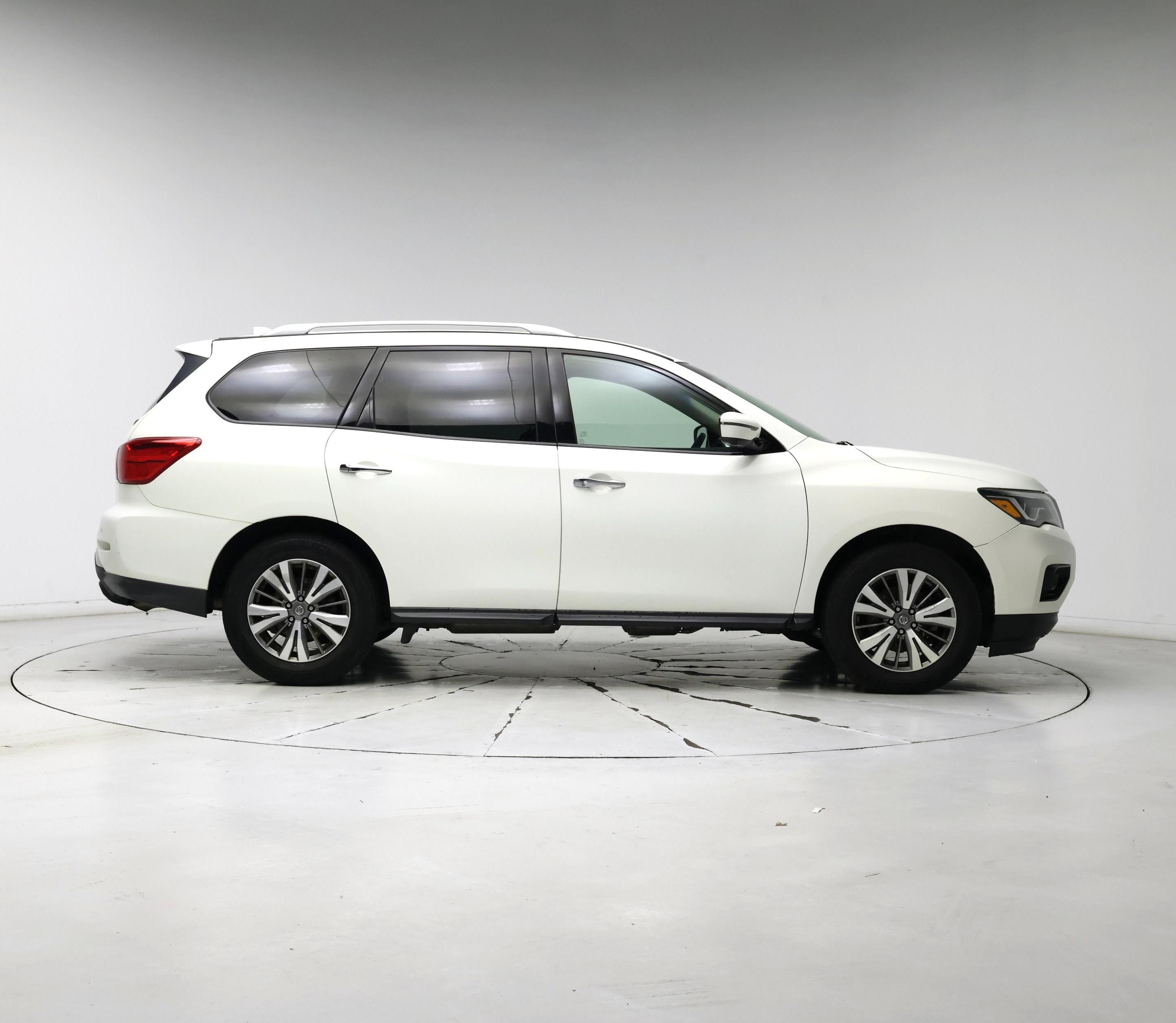 Thumbnail: 2019 Nissan Pathfinder - 7