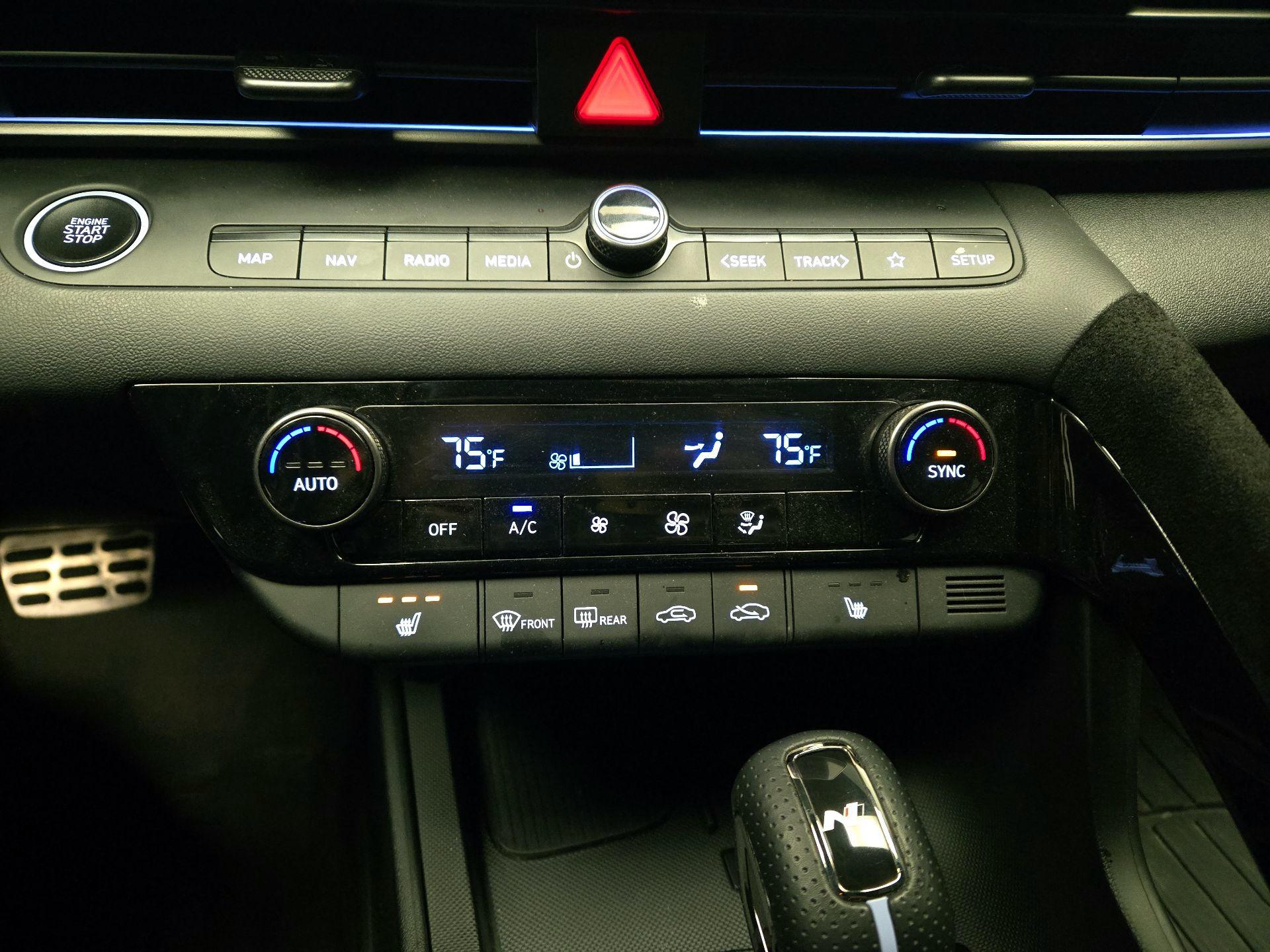 Thumbnail: 2025 Hyundai Elantra - 17