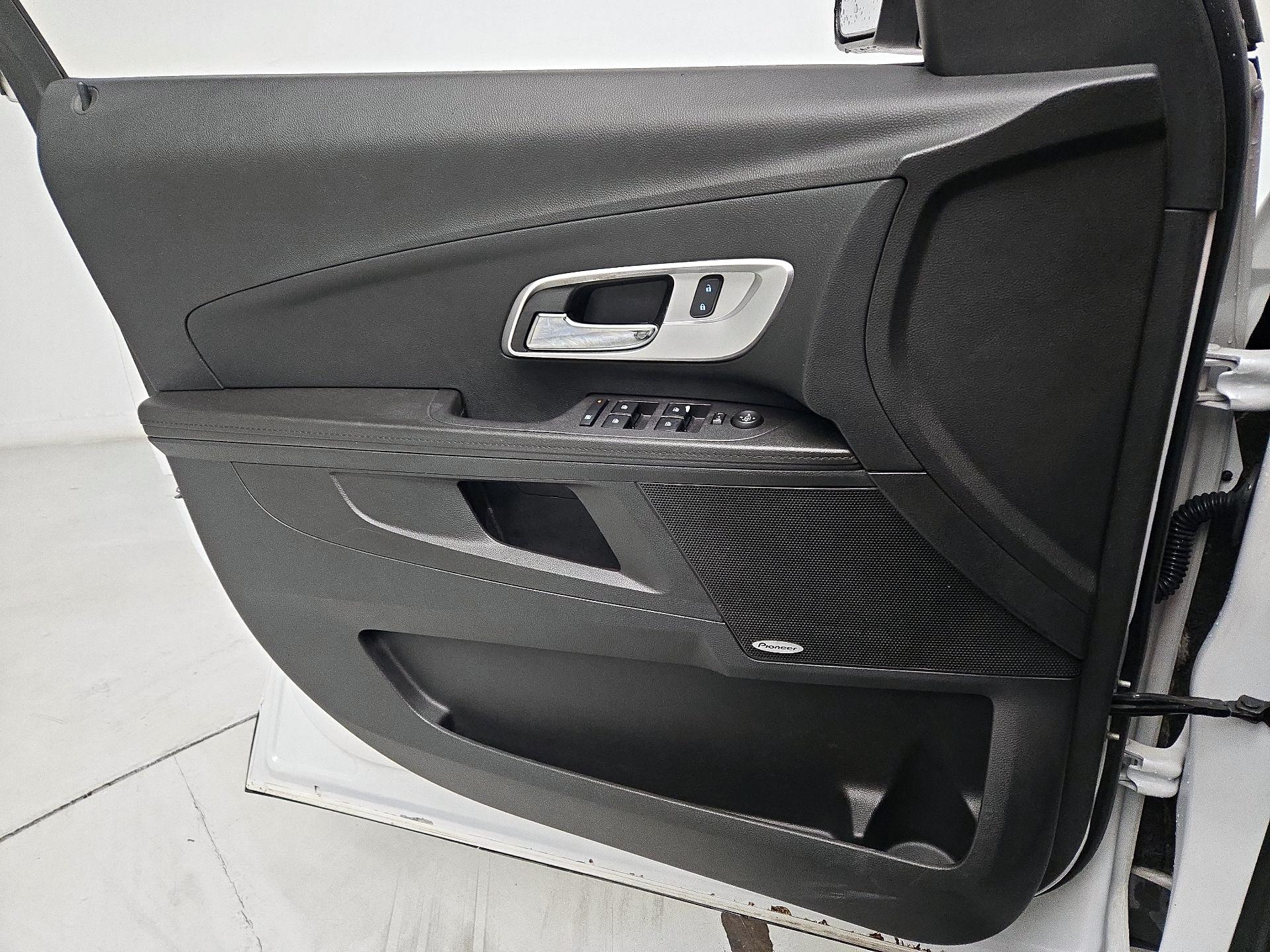 Thumbnail: 2017 Chevrolet Equinox - 12