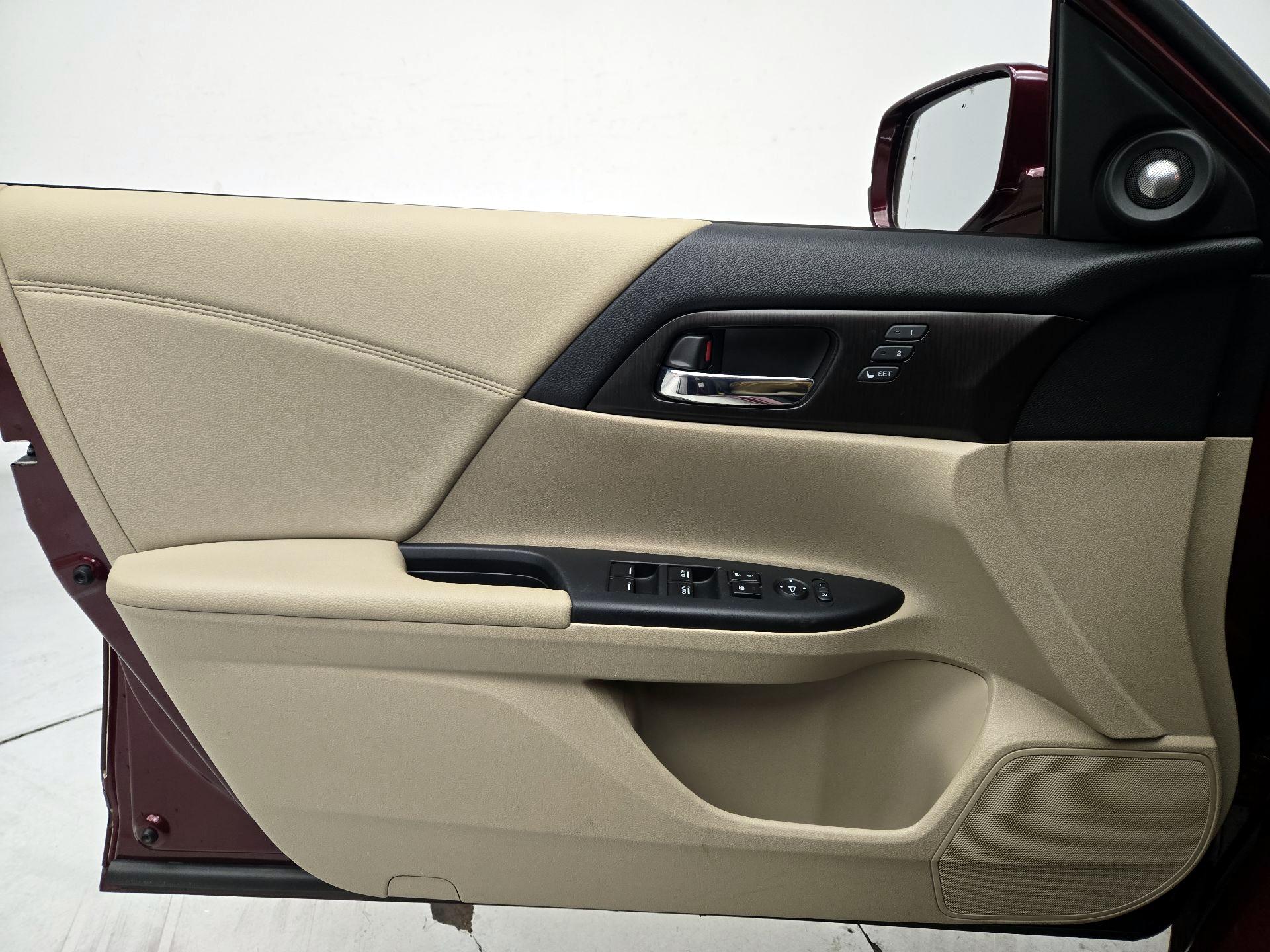 Thumbnail: 2015 Honda Accord - 12