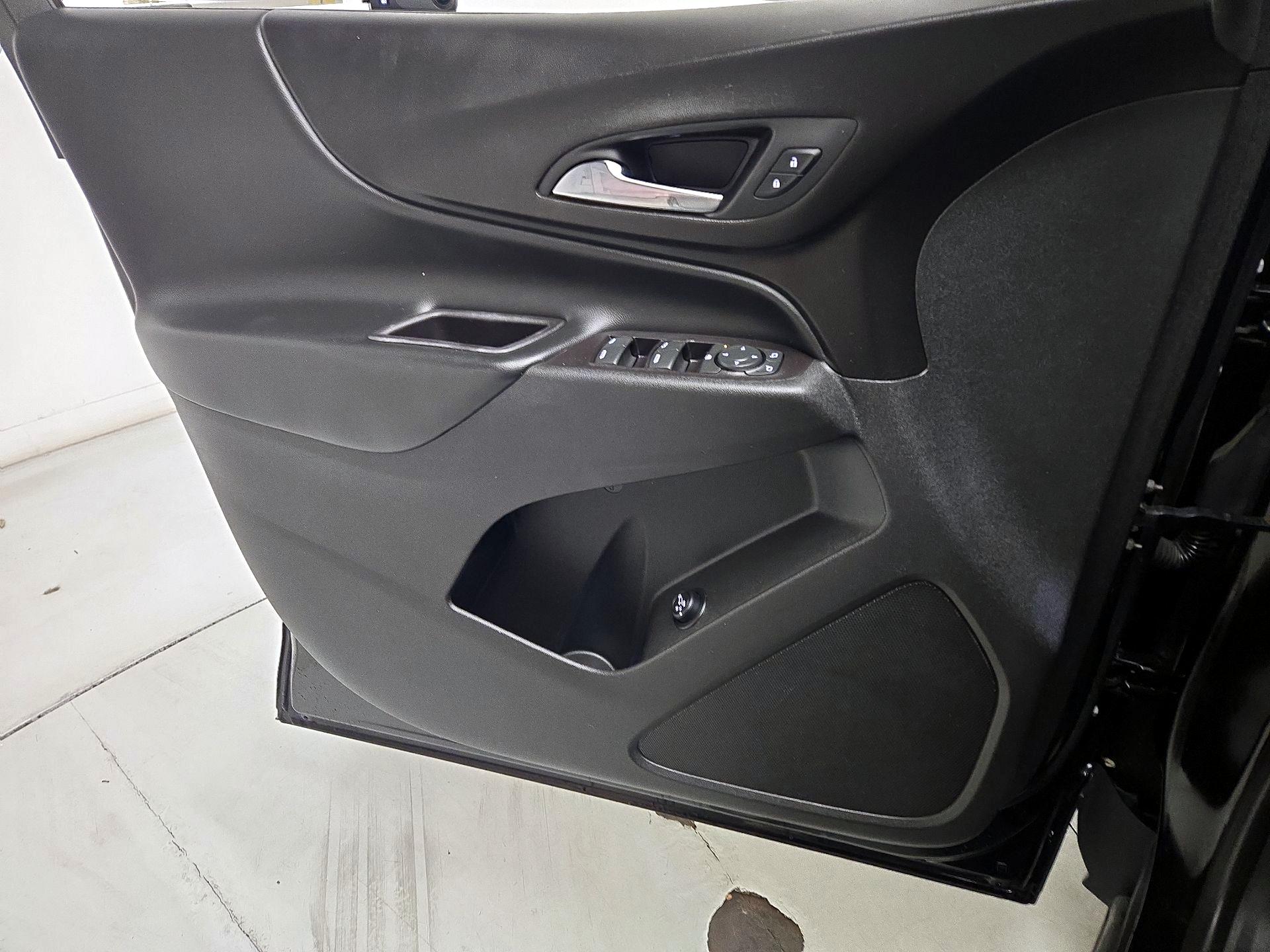 Thumbnail: 2018 Chevrolet Equinox - 12