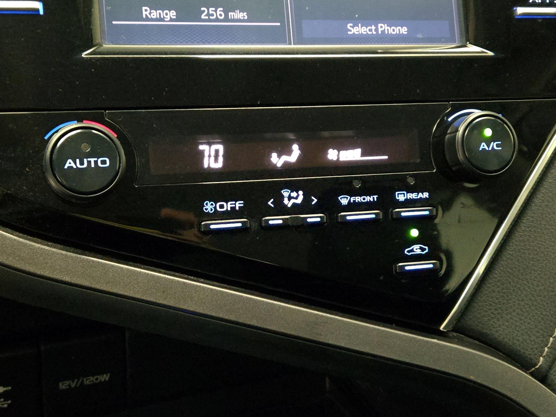 Thumbnail: 2018 Toyota Camry - 16