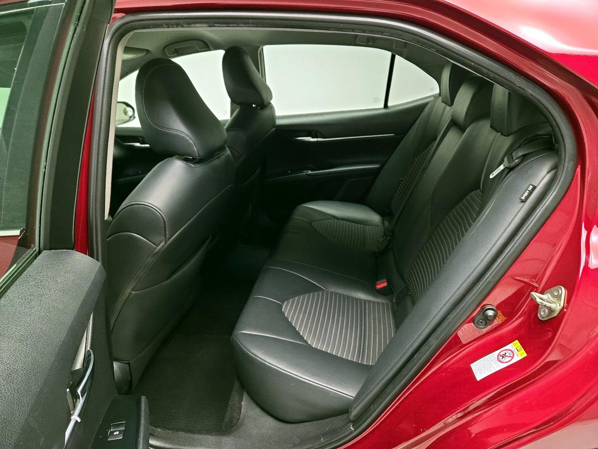 Thumbnail: 2018 Toyota Camry - 19