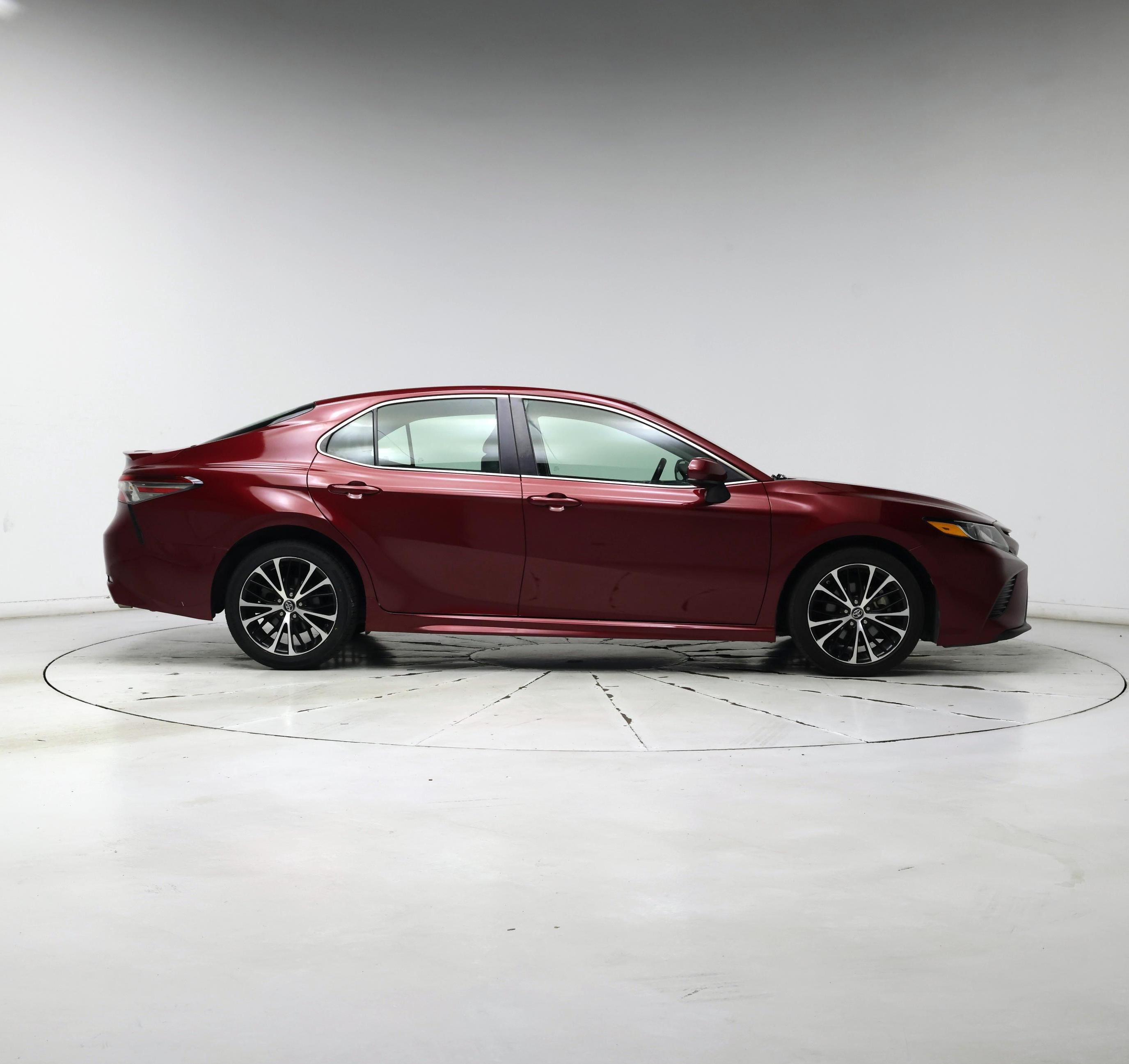 Thumbnail: 2018 Toyota Camry - 7