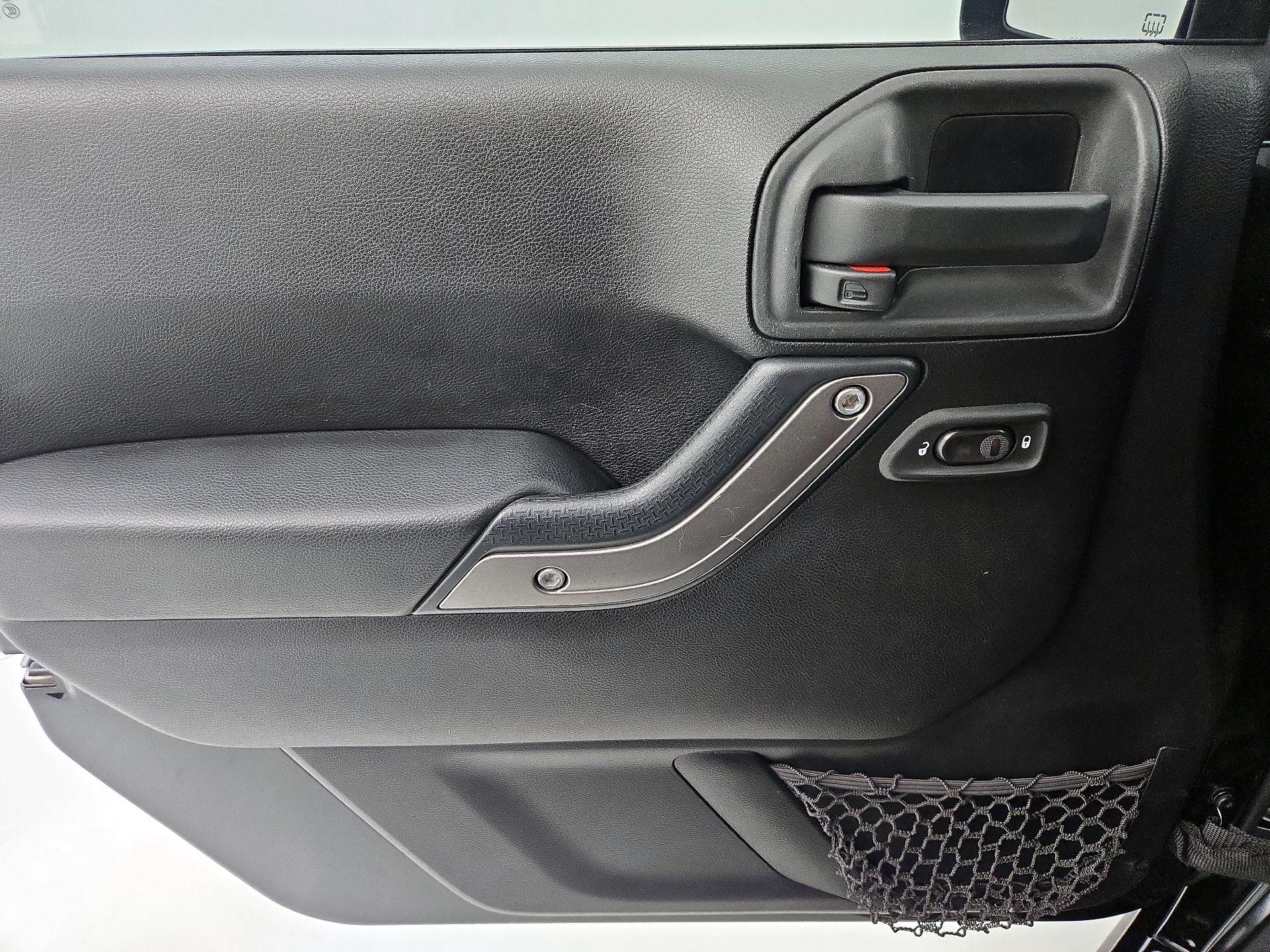 Thumbnail: 2014 Jeep Wrangler - 12