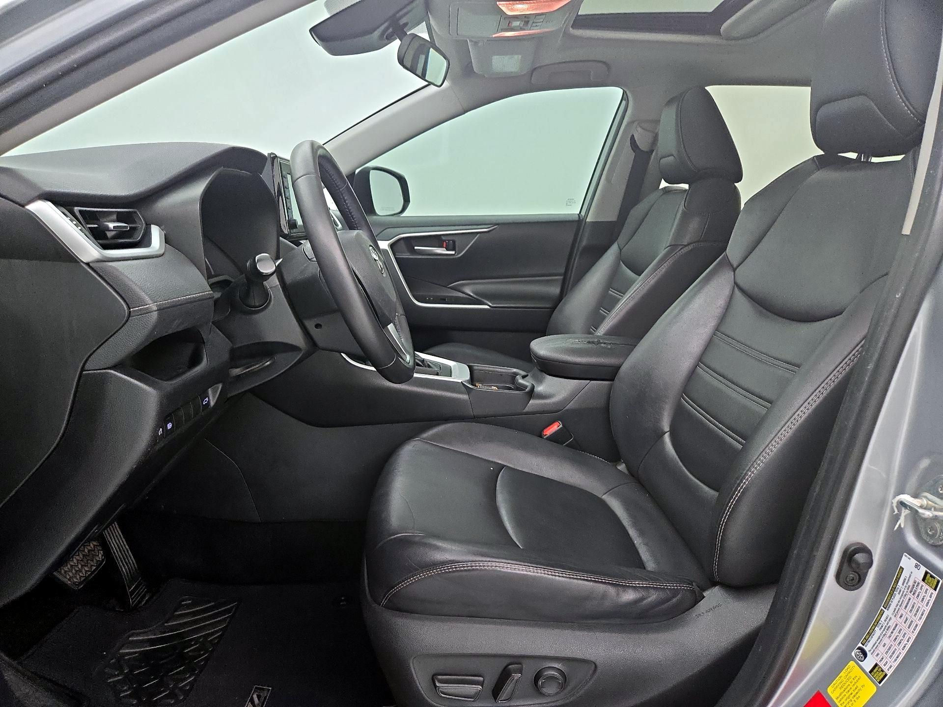 Thumbnail: 2019 Toyota RAV4 - 11