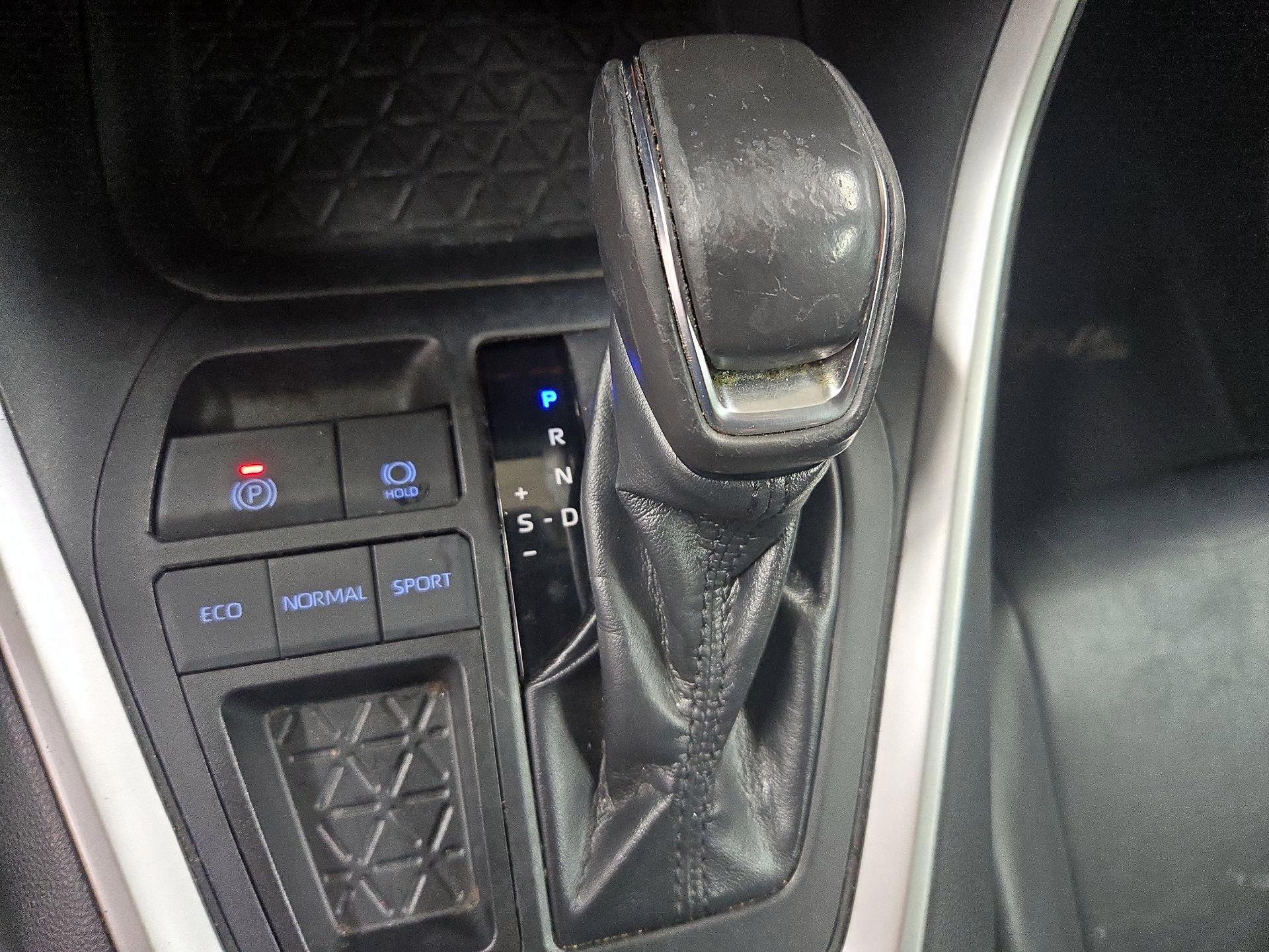 Thumbnail: 2019 Toyota RAV4 - 16