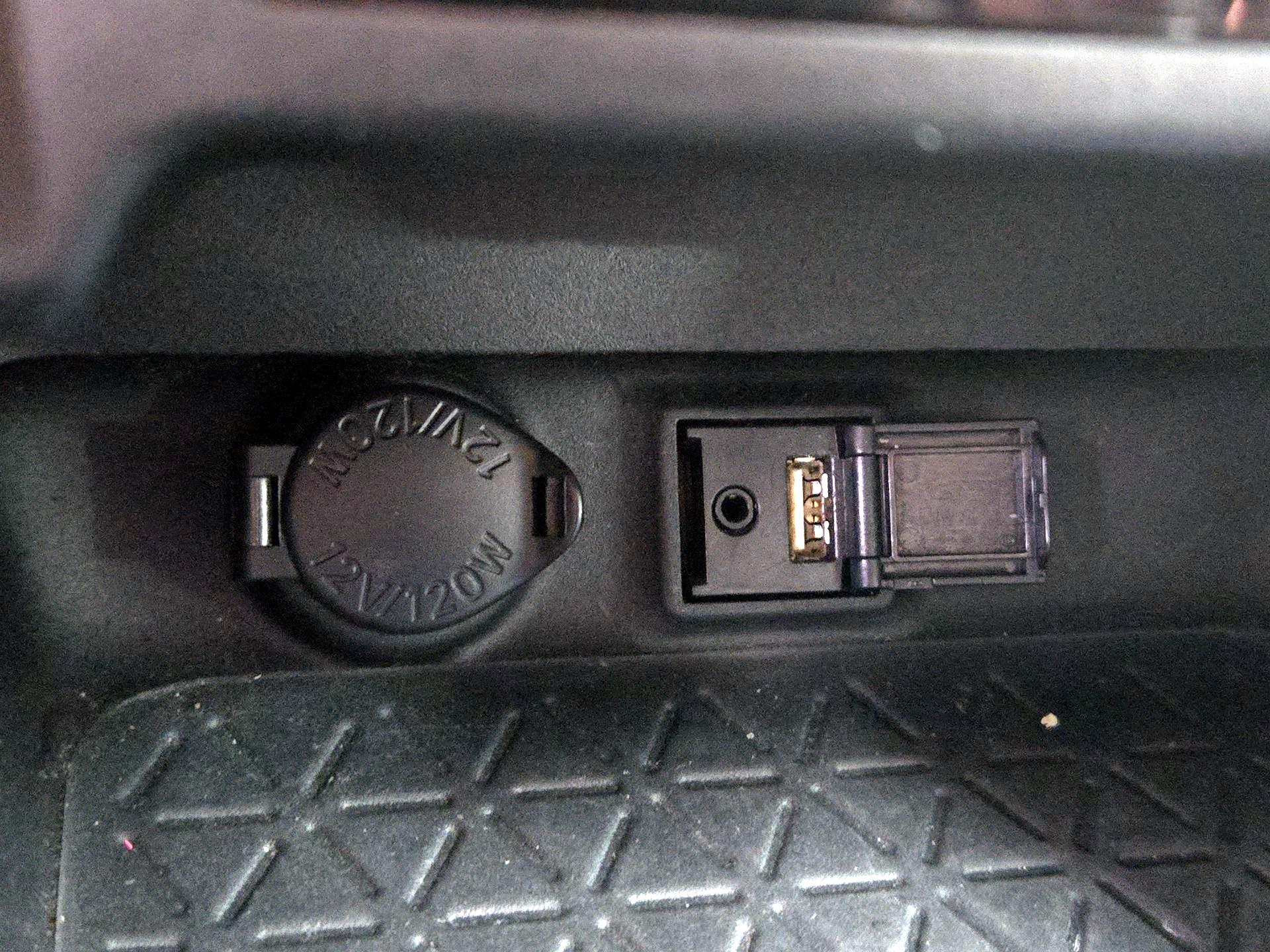 Thumbnail: 2019 Toyota RAV4 - 17