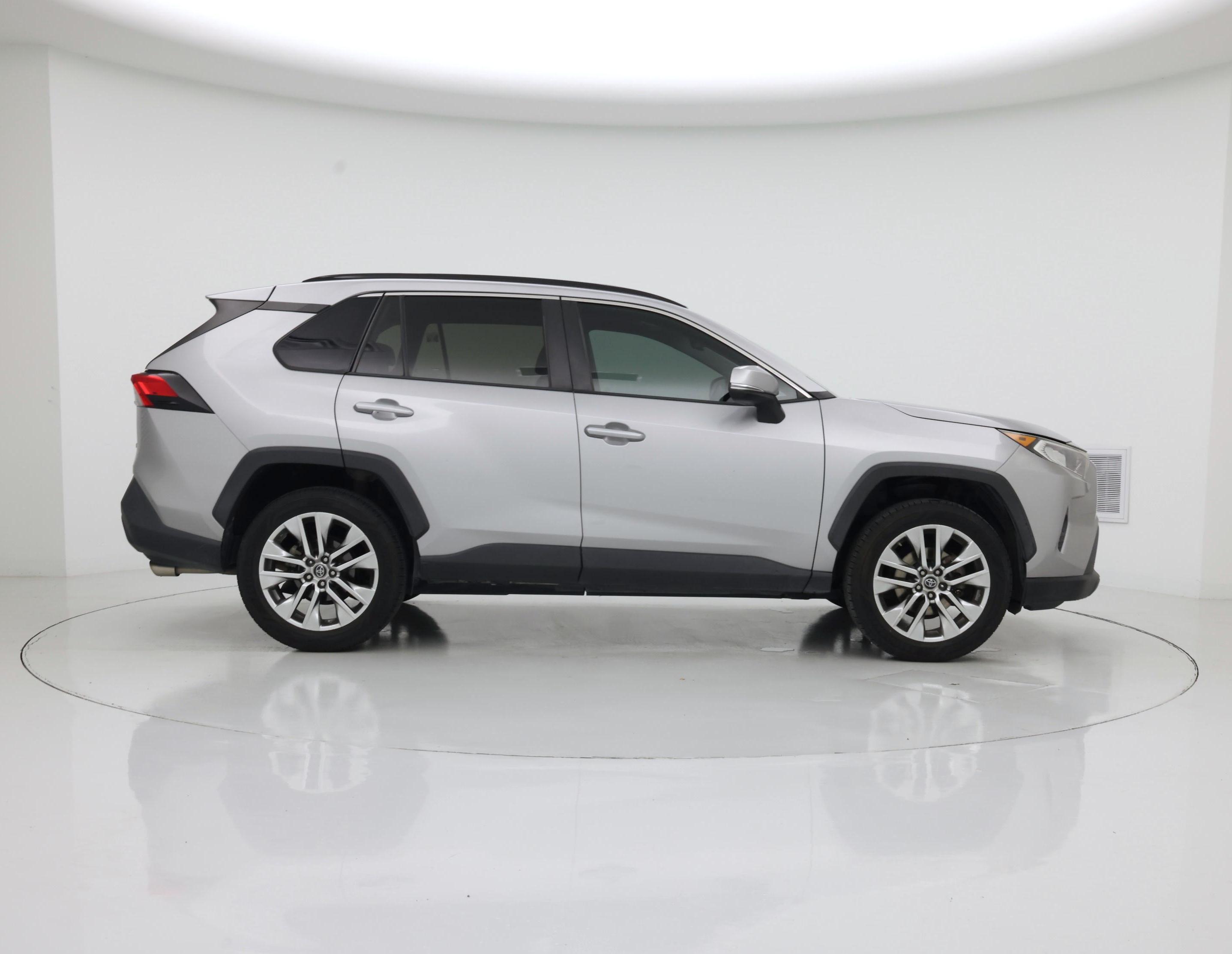 Thumbnail: 2019 Toyota RAV4 - 7