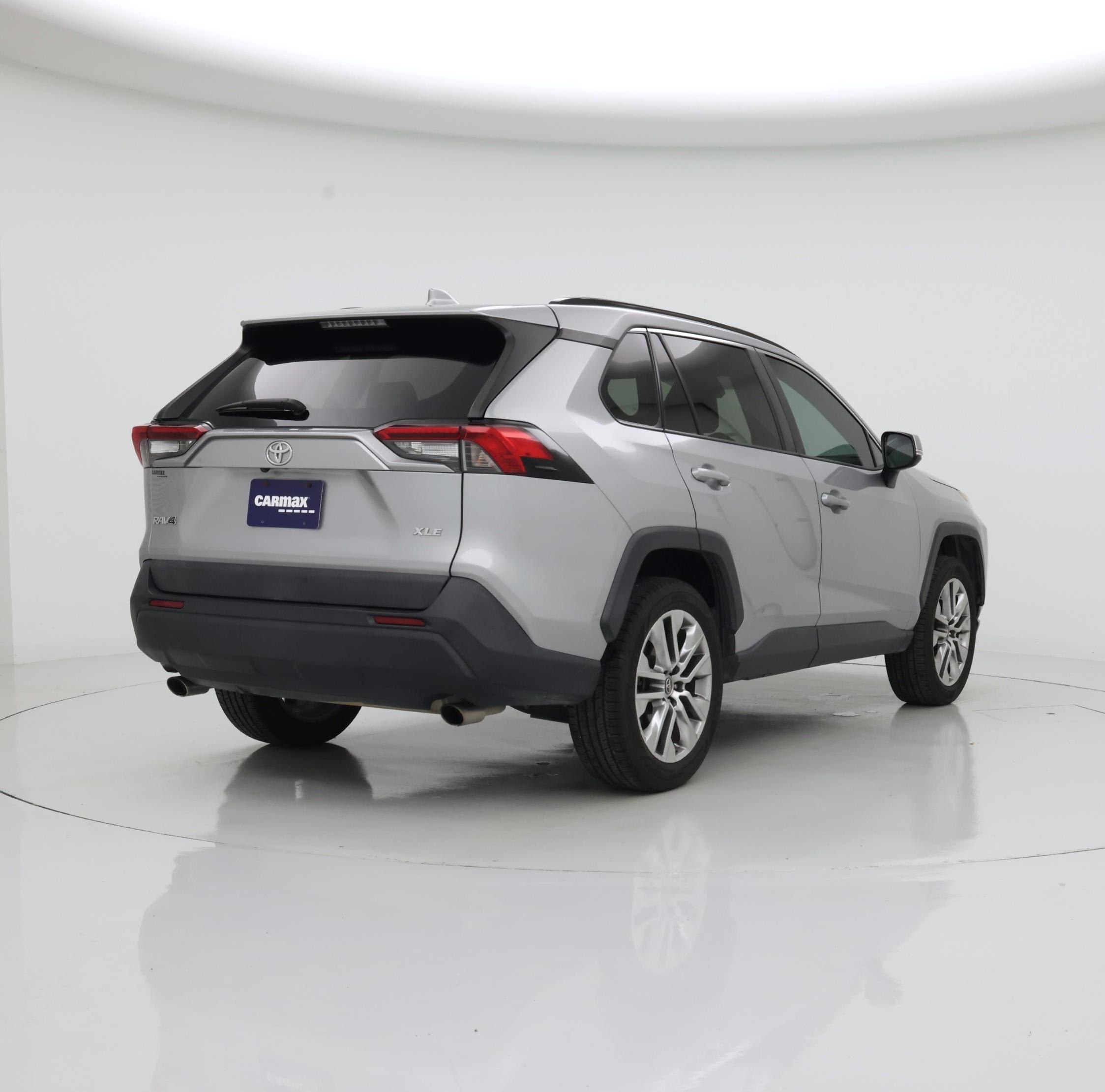 Thumbnail: 2019 Toyota RAV4 - 8