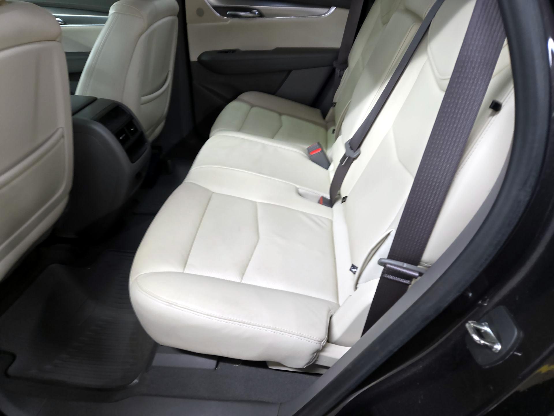 Thumbnail: 2019 Cadillac XT5 - 16