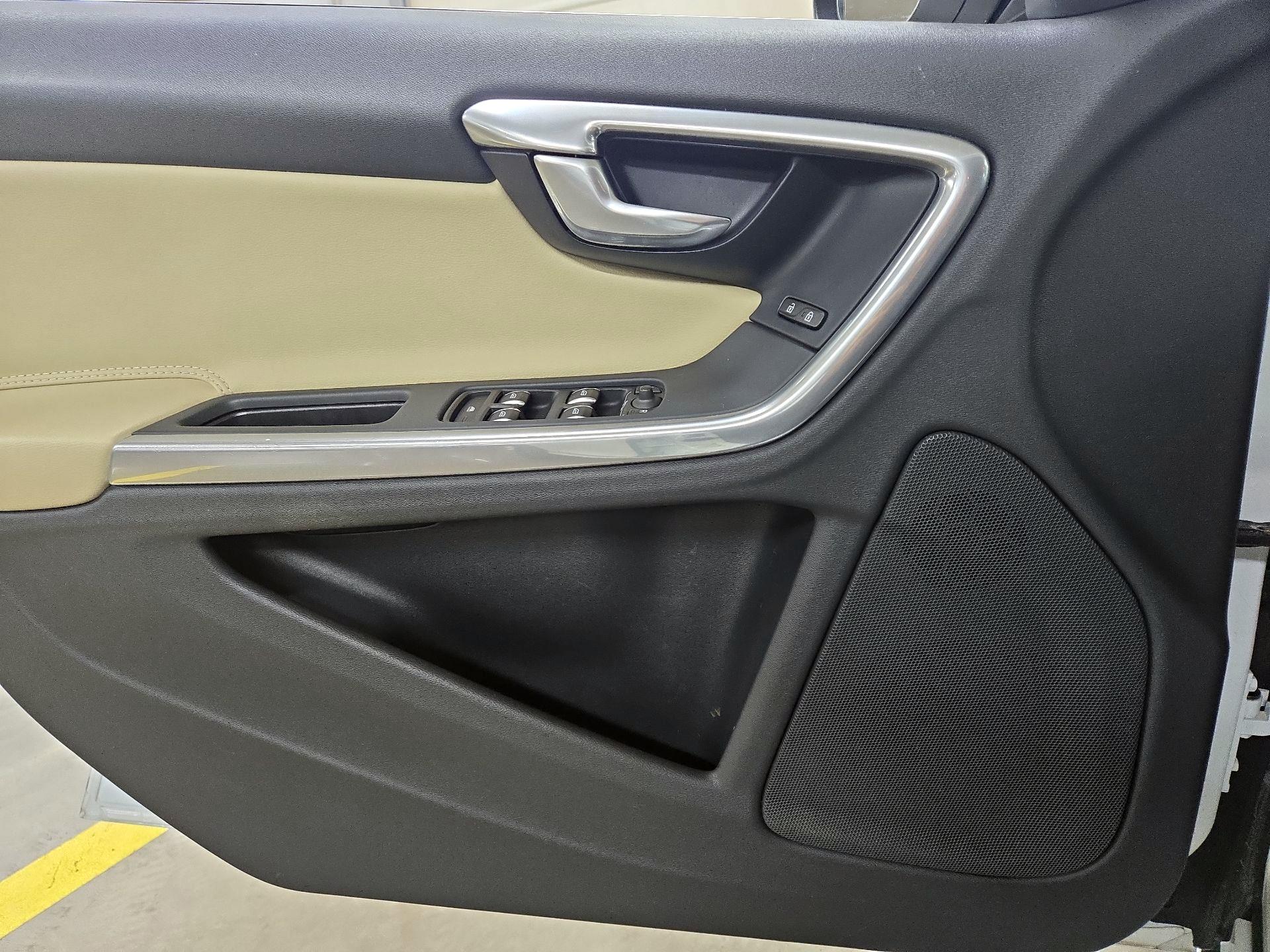 Thumbnail: 2018 Volvo S60 - 12