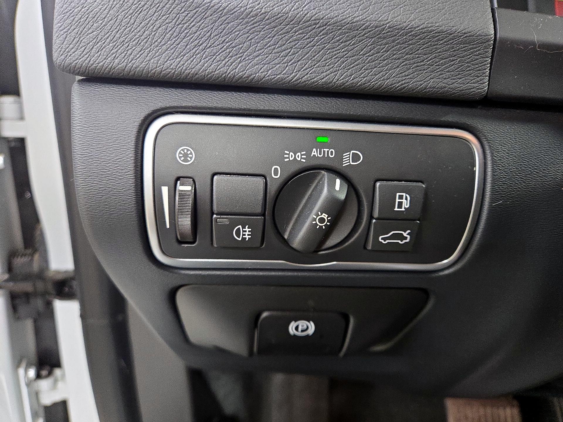 Thumbnail: 2018 Volvo S60 - 13