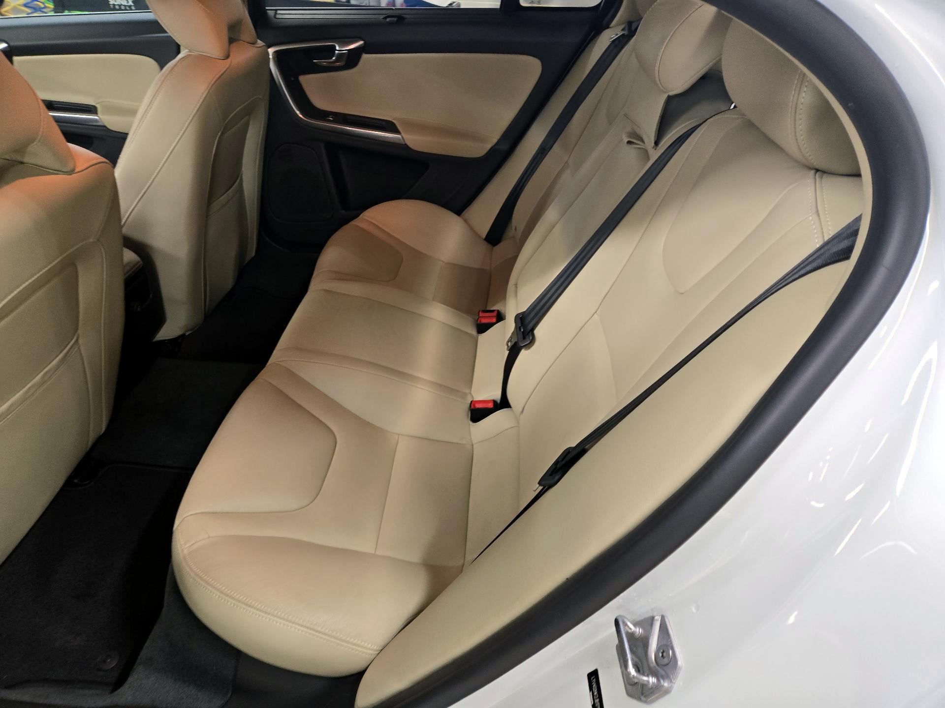 Thumbnail: 2018 Volvo S60 - 17