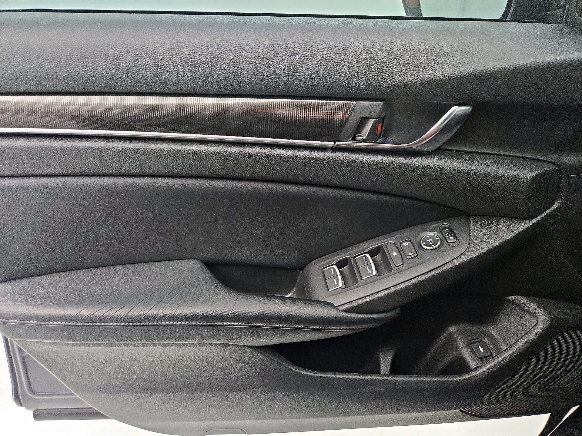 Thumbnail: 2018 Honda Accord - 12