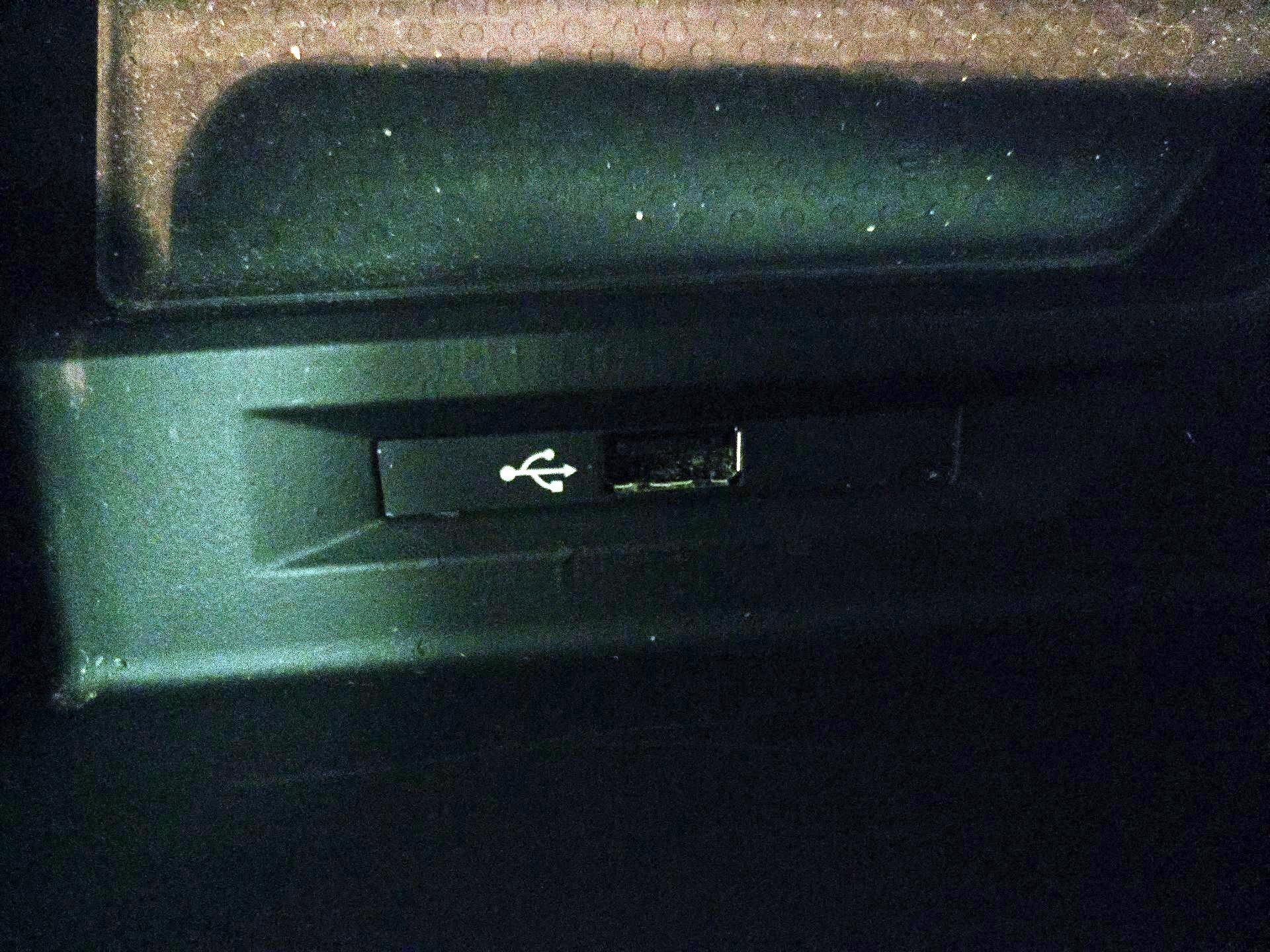 Thumbnail: 2016 Volkswagen Passat - 18