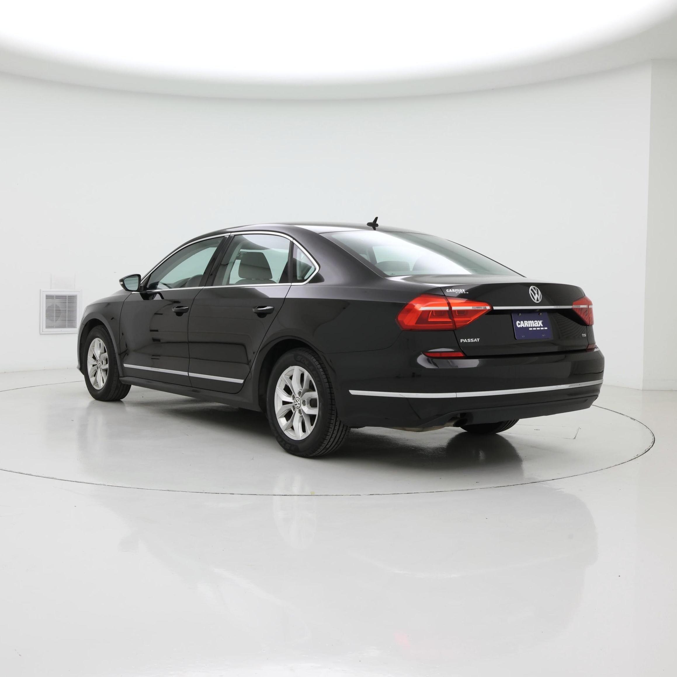 Thumbnail: 2016 Volkswagen Passat - 2