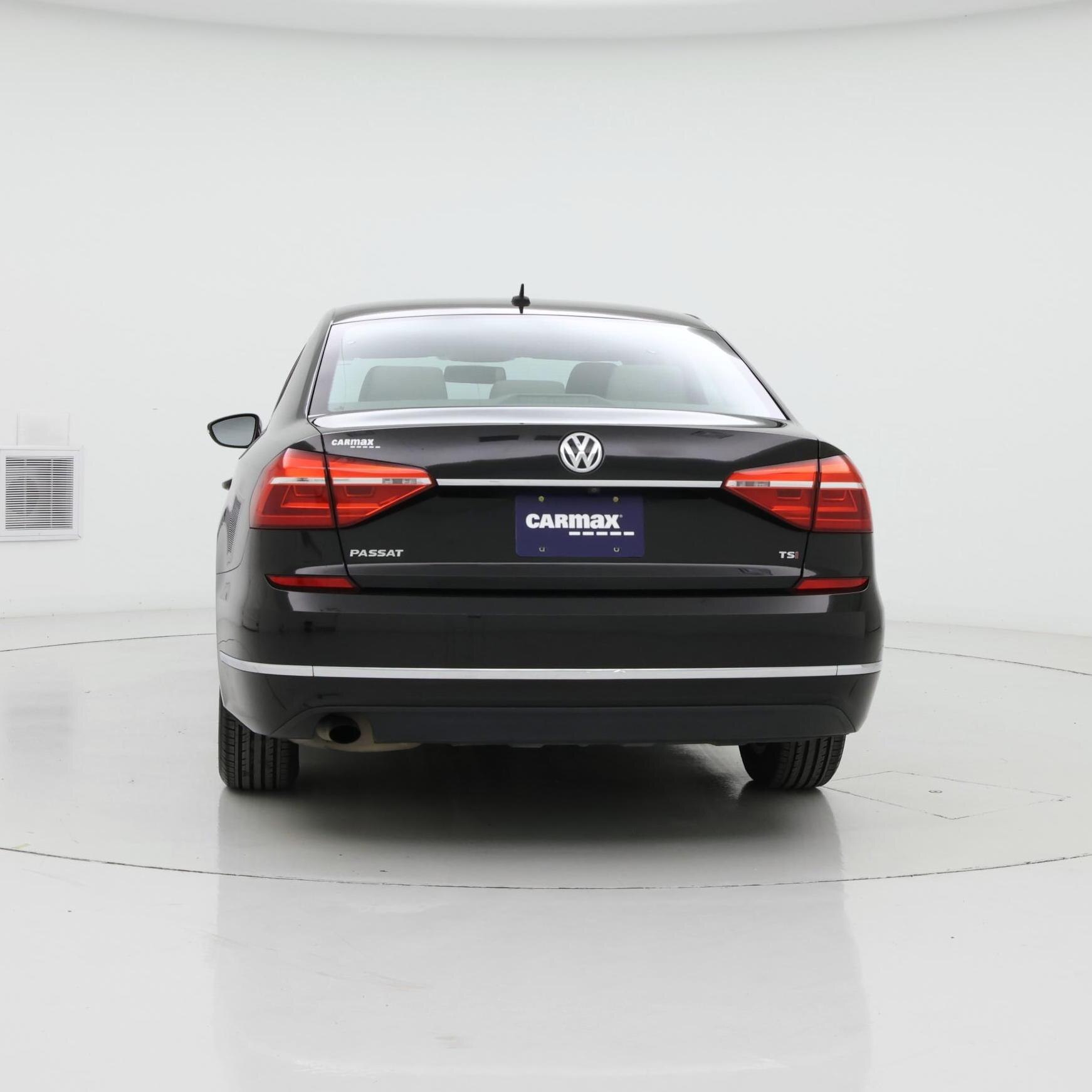 Thumbnail: 2016 Volkswagen Passat - 6