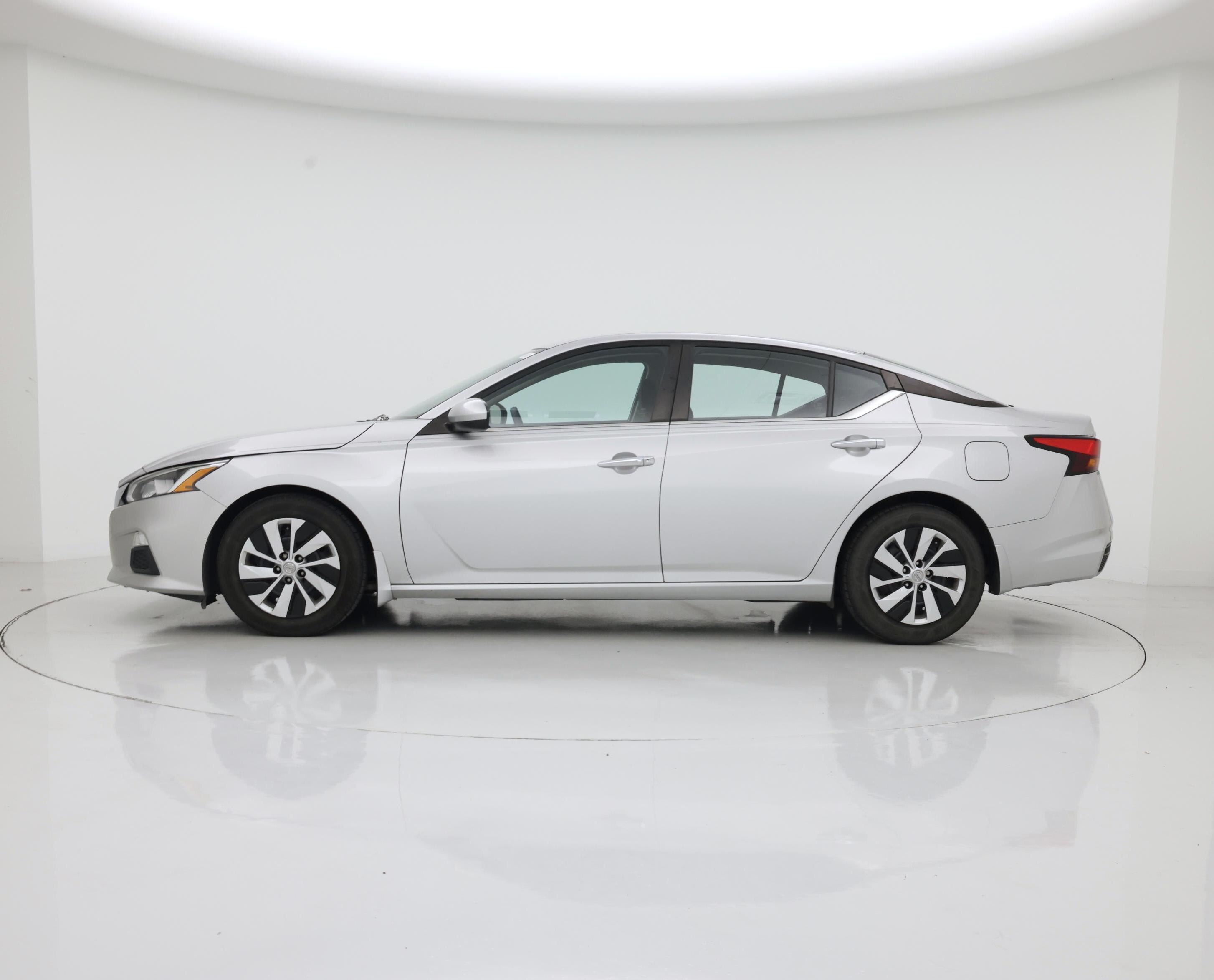 Thumbnail: 2020 Nissan Altima - 3