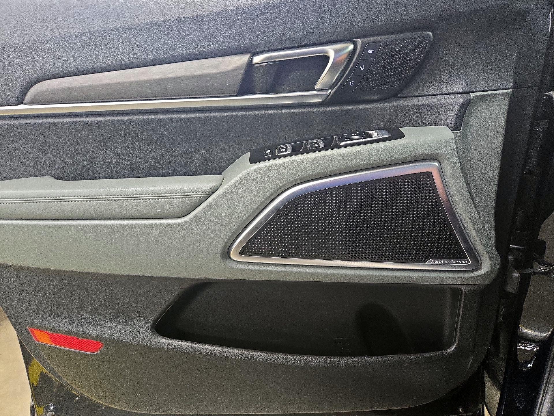 Thumbnail: 2023 Kia Telluride - 12