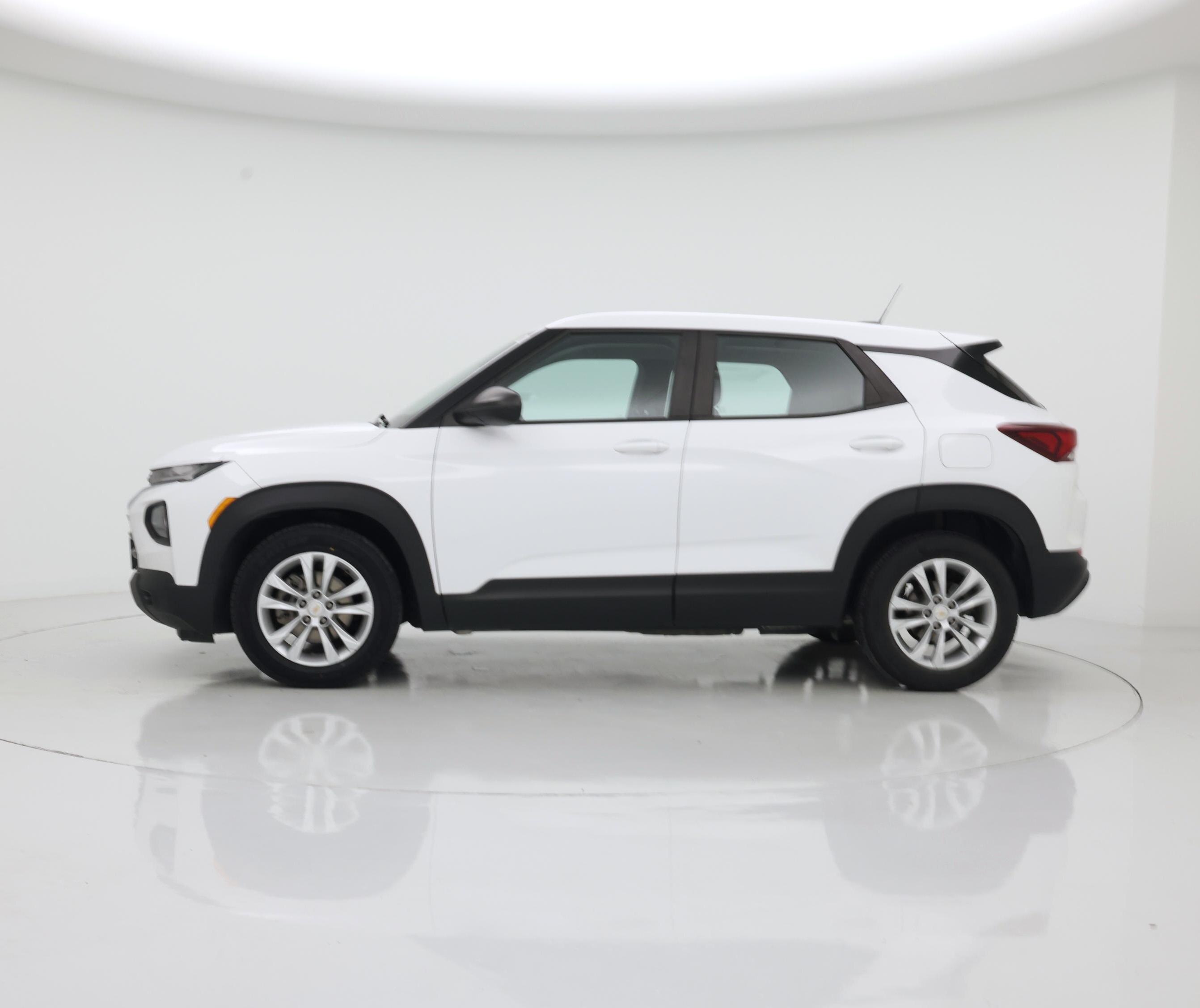 Thumbnail: 2021 Chevrolet TrailBlazer - 3