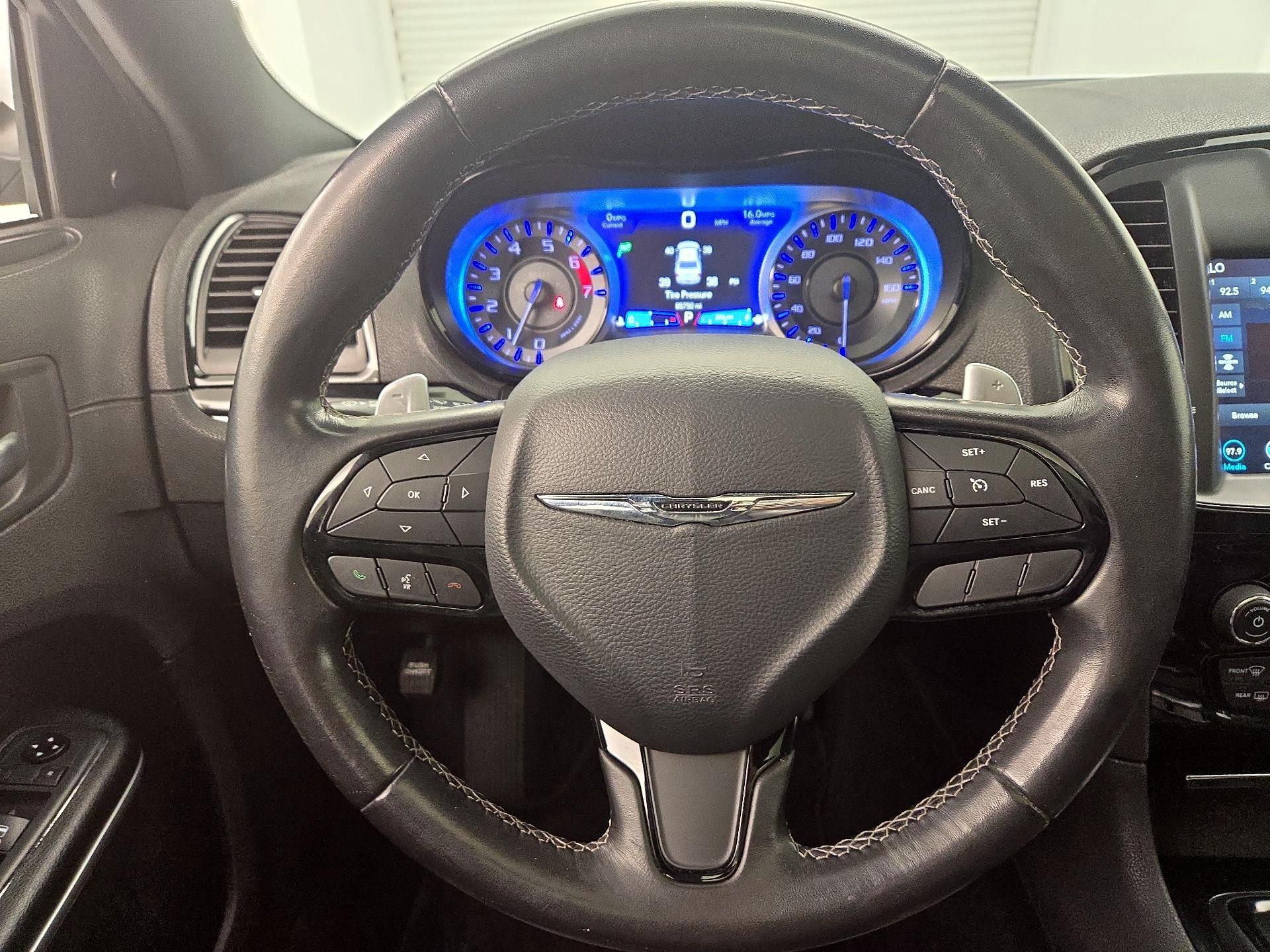 Thumbnail: 2020 Chrysler 300 - 10