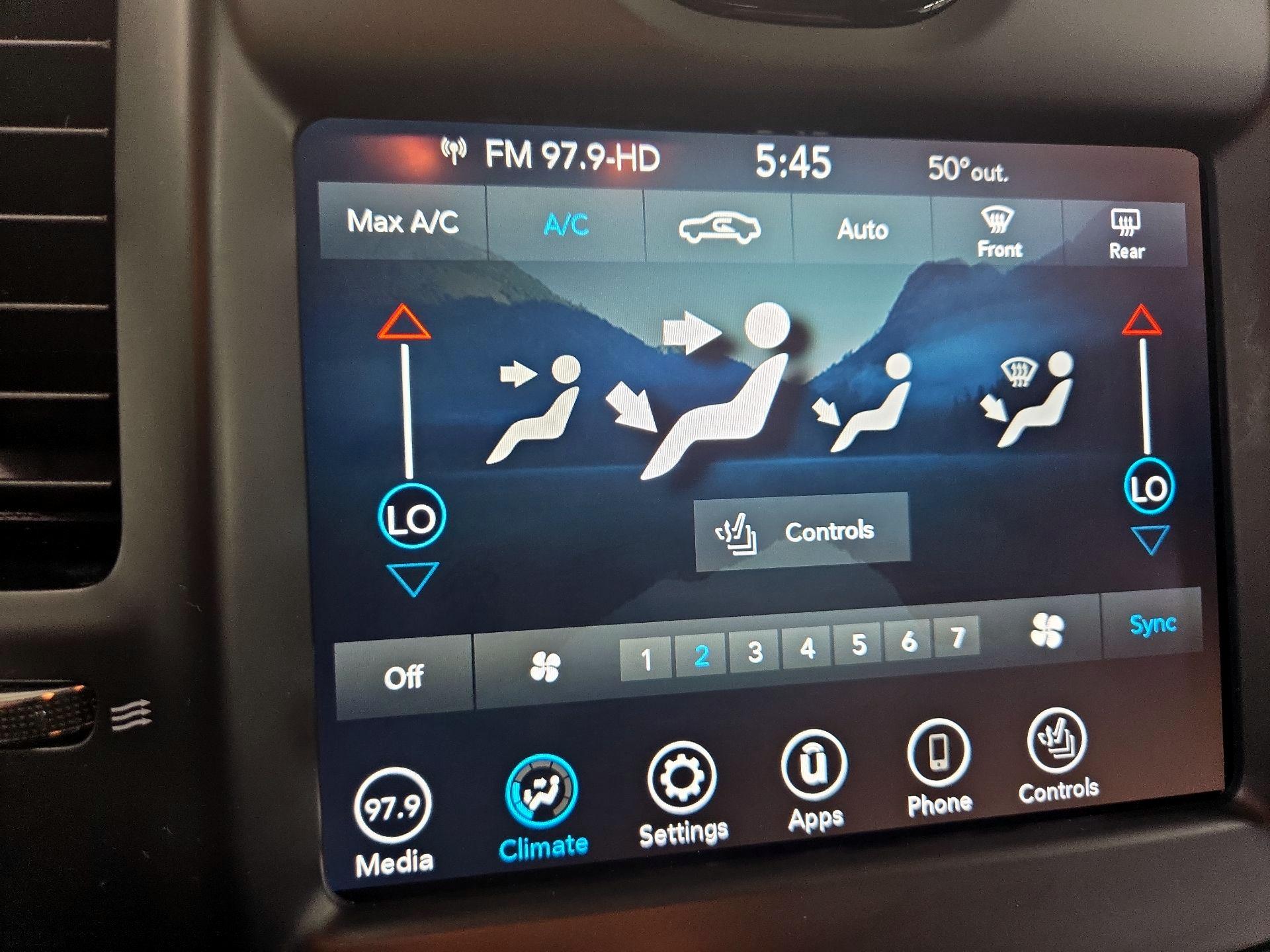 Thumbnail: 2020 Chrysler 300 - 16