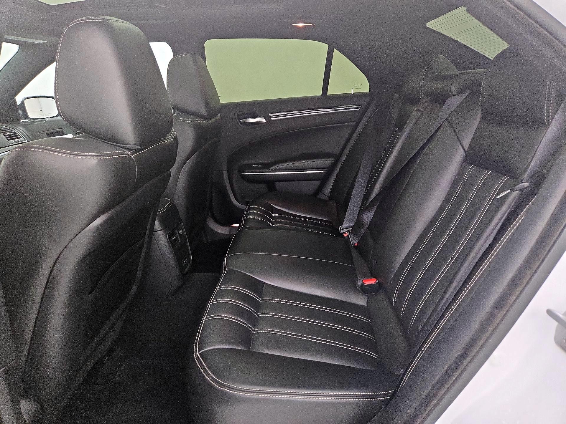 Thumbnail: 2020 Chrysler 300 - 20