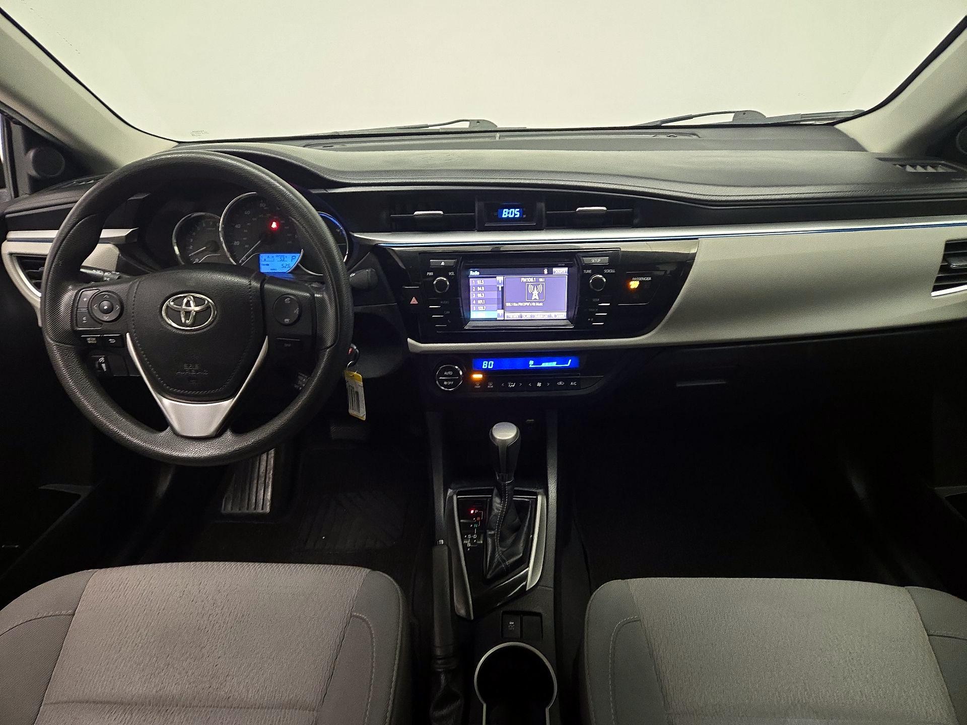 Thumbnail: 2015 Toyota Corolla - 9