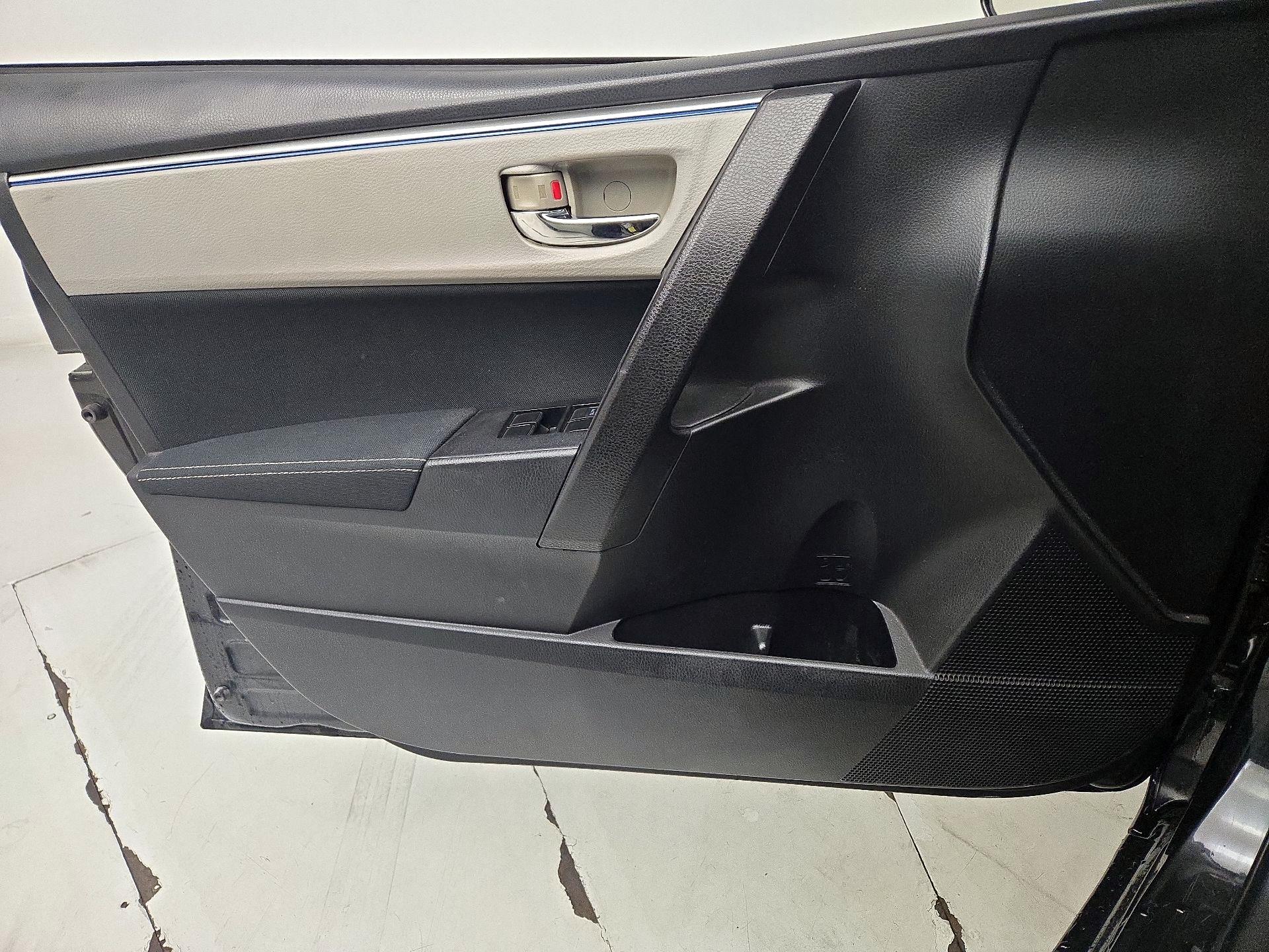 Thumbnail: 2015 Toyota Corolla - 12