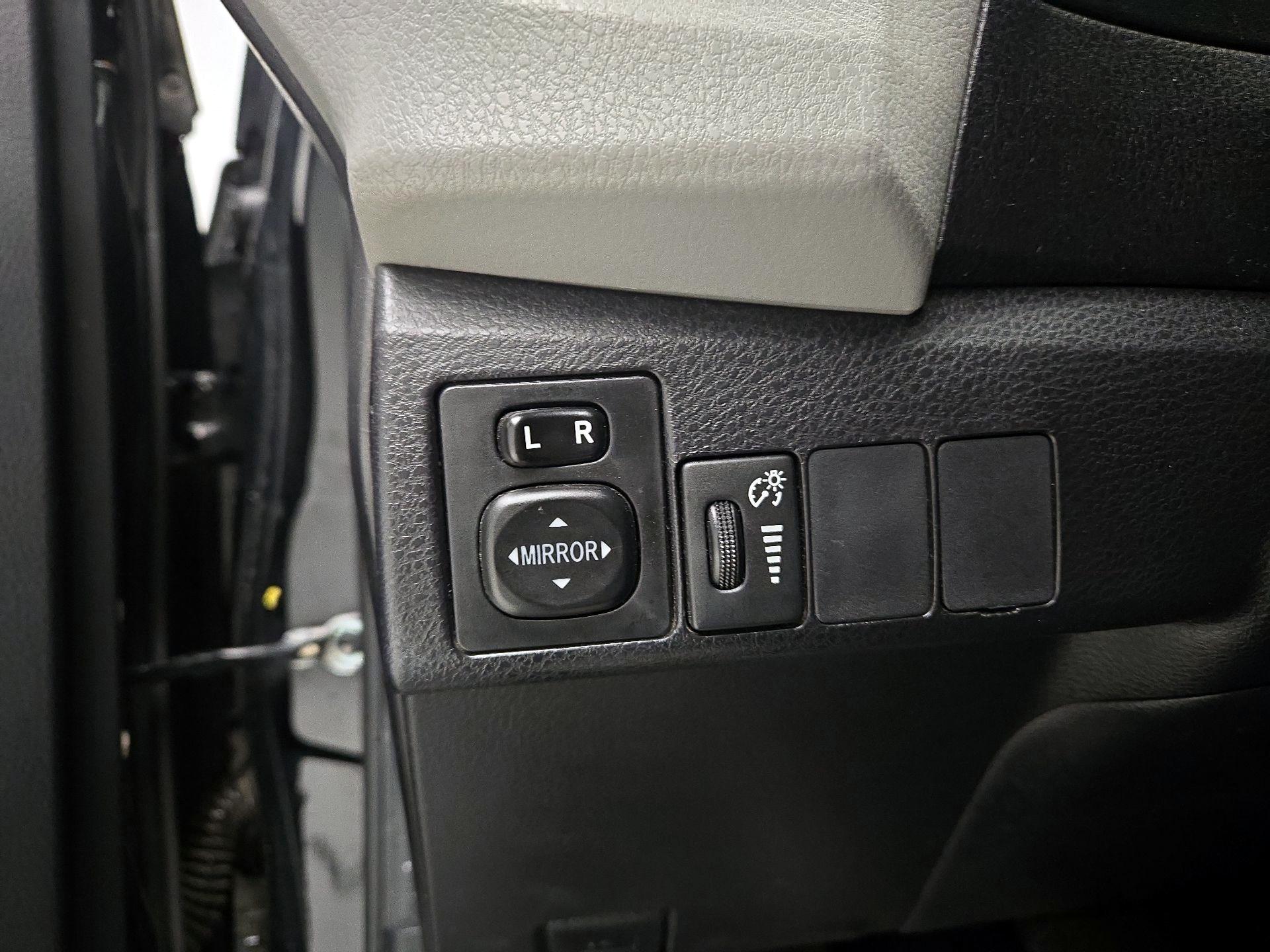 Thumbnail: 2015 Toyota Corolla - 13