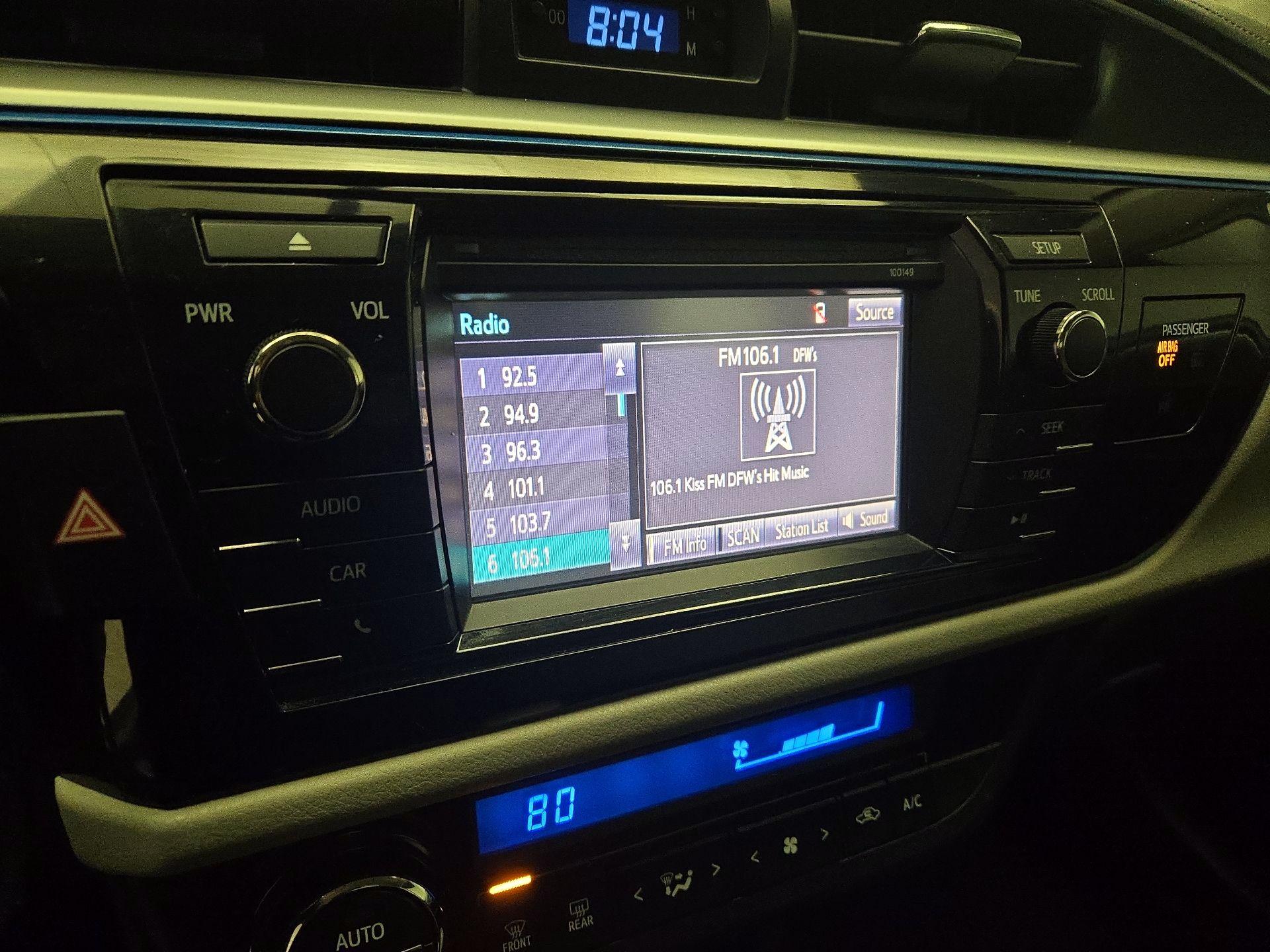 Thumbnail: 2015 Toyota Corolla - 15