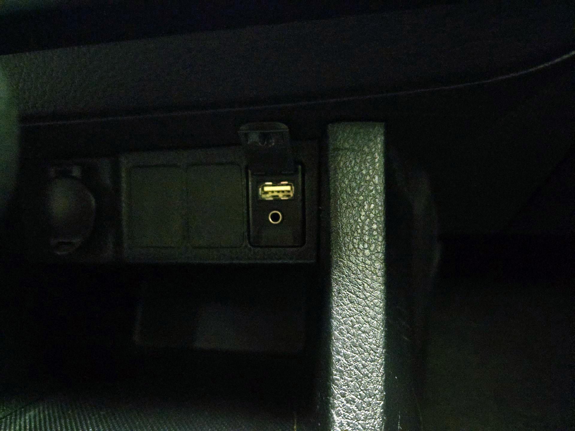 Thumbnail: 2015 Toyota Corolla - 18