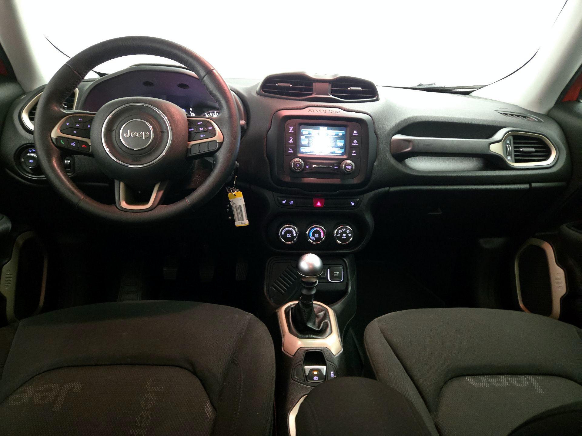 Thumbnail: 2015 Jeep Renegade - 9