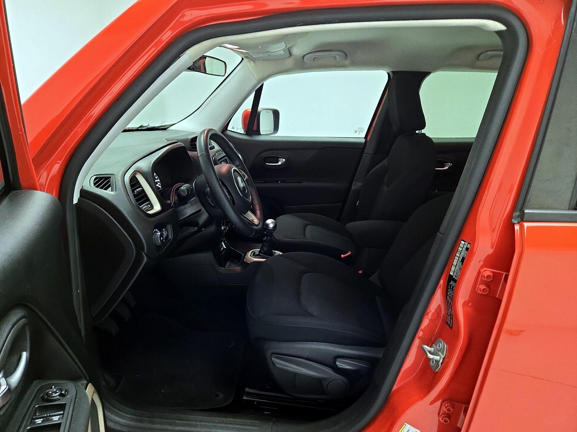 Thumbnail: 2015 Jeep Renegade - 11